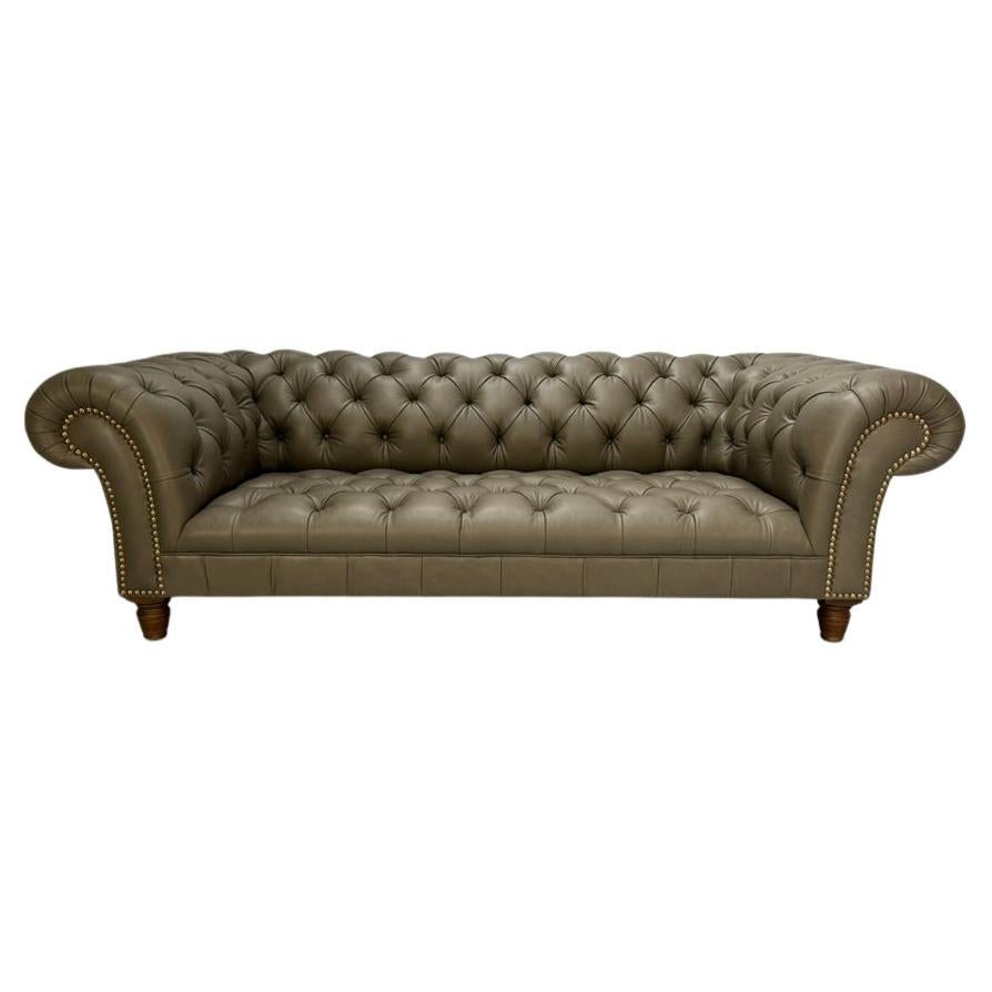 George Smith "Early Victorian Chesterfield " Sofa - In Grau Braun Leder