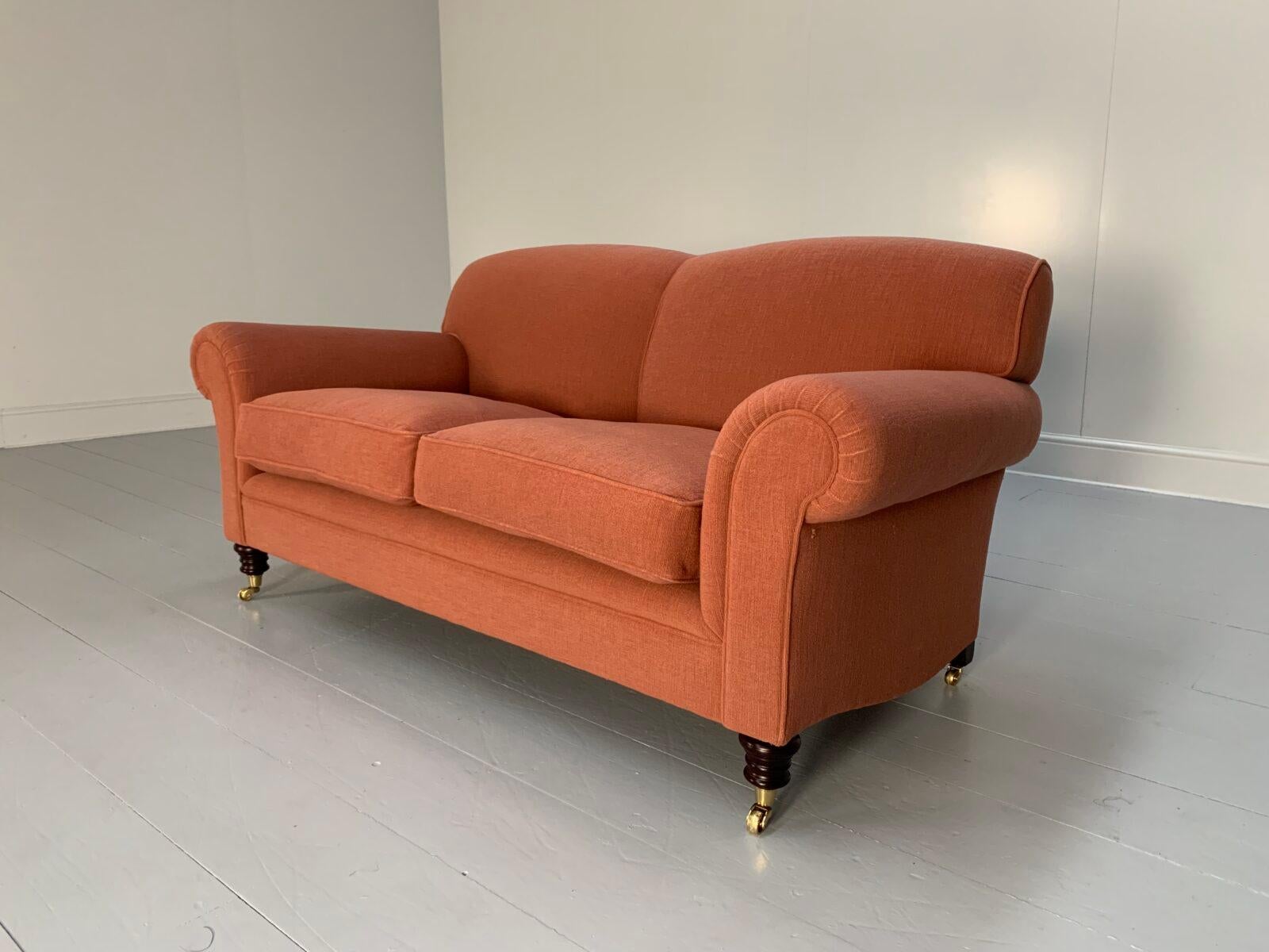 Hello Friends, and welcome to another unmissable offering from Lord Browns Furniture, the UK’s premier resource for fine Sofas and Chairs.

On offer on this occasion is a superb, immaculate George Smith Signature “Elverdon-Arm” fixed-back “Medium”