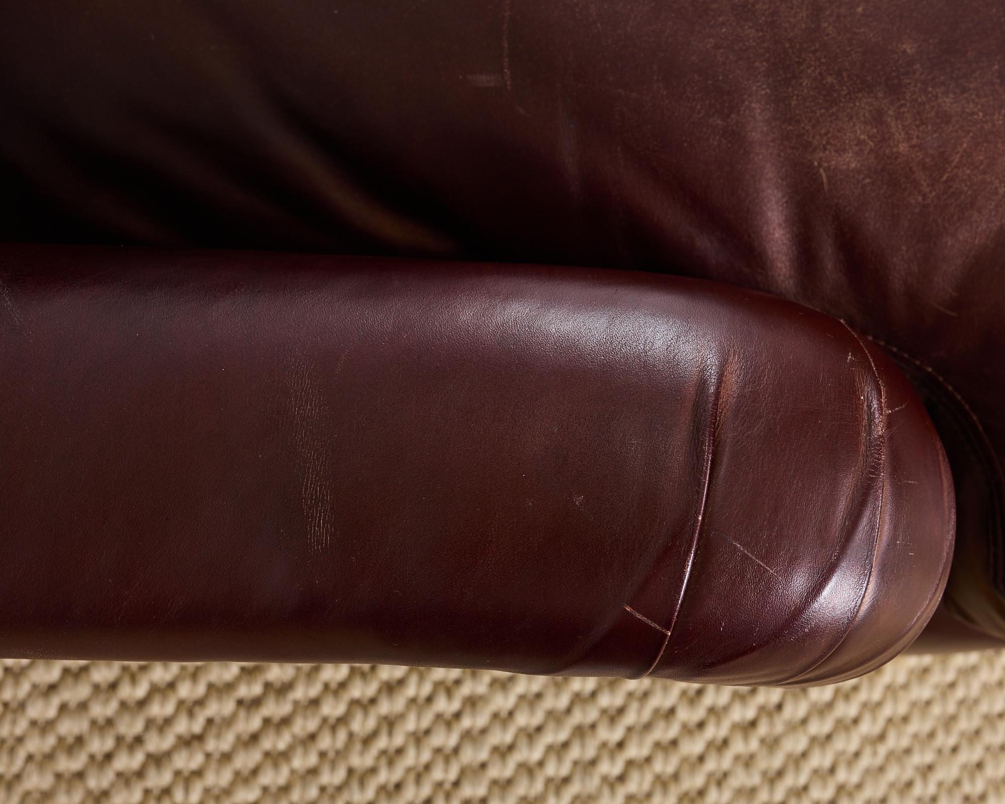 Canapé en cuir Signature de George Smith Howard and Sons en vente 2