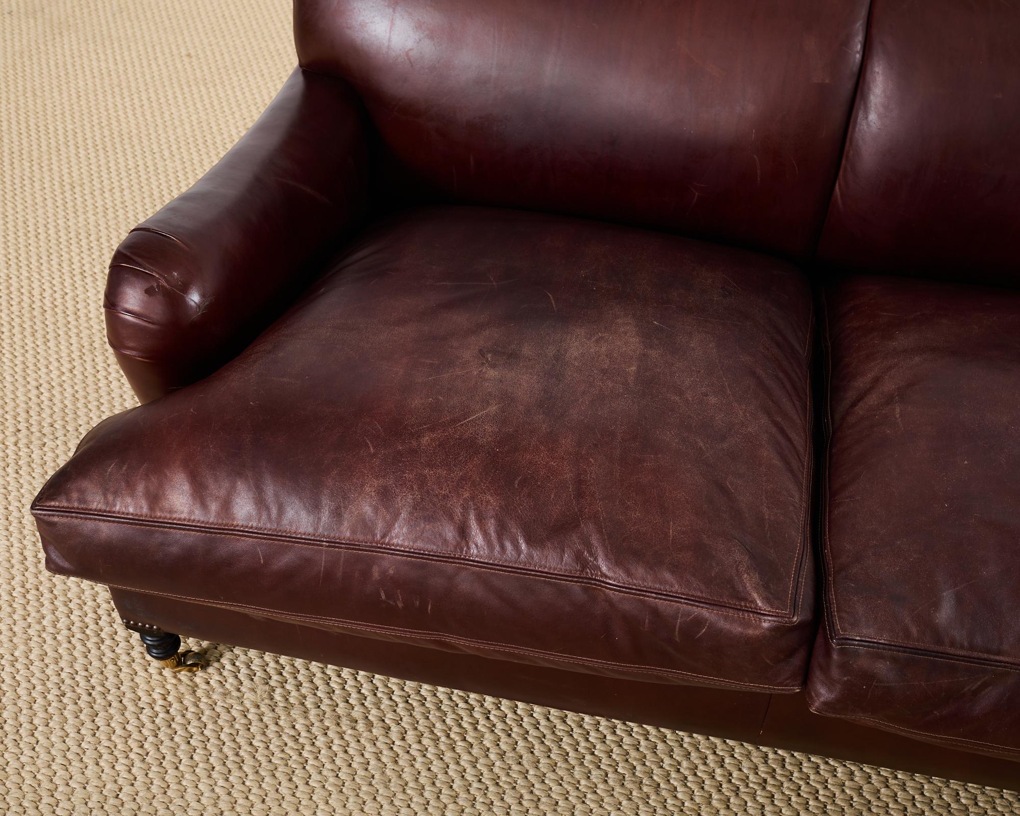 Laiton Canapé en cuir Signature de George Smith Howard and Sons en vente