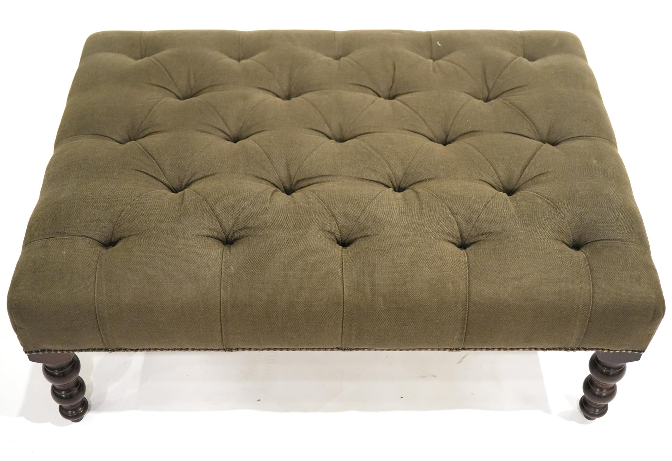 George Smith Handmade English Furniture 'Signature' Bench with Tufted Fabric In Excellent Condition In Ft. Lauderdale, FL