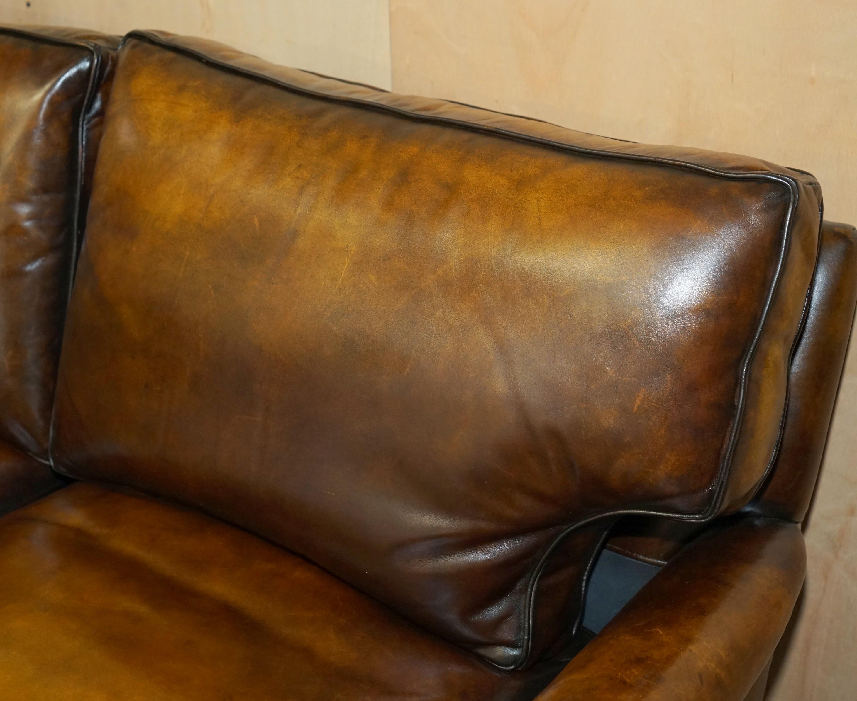 GEORGE SMITH RESTORED HOWARD & SON'S BROWN LEATHER SCROLL ARM SOFA en vente 4