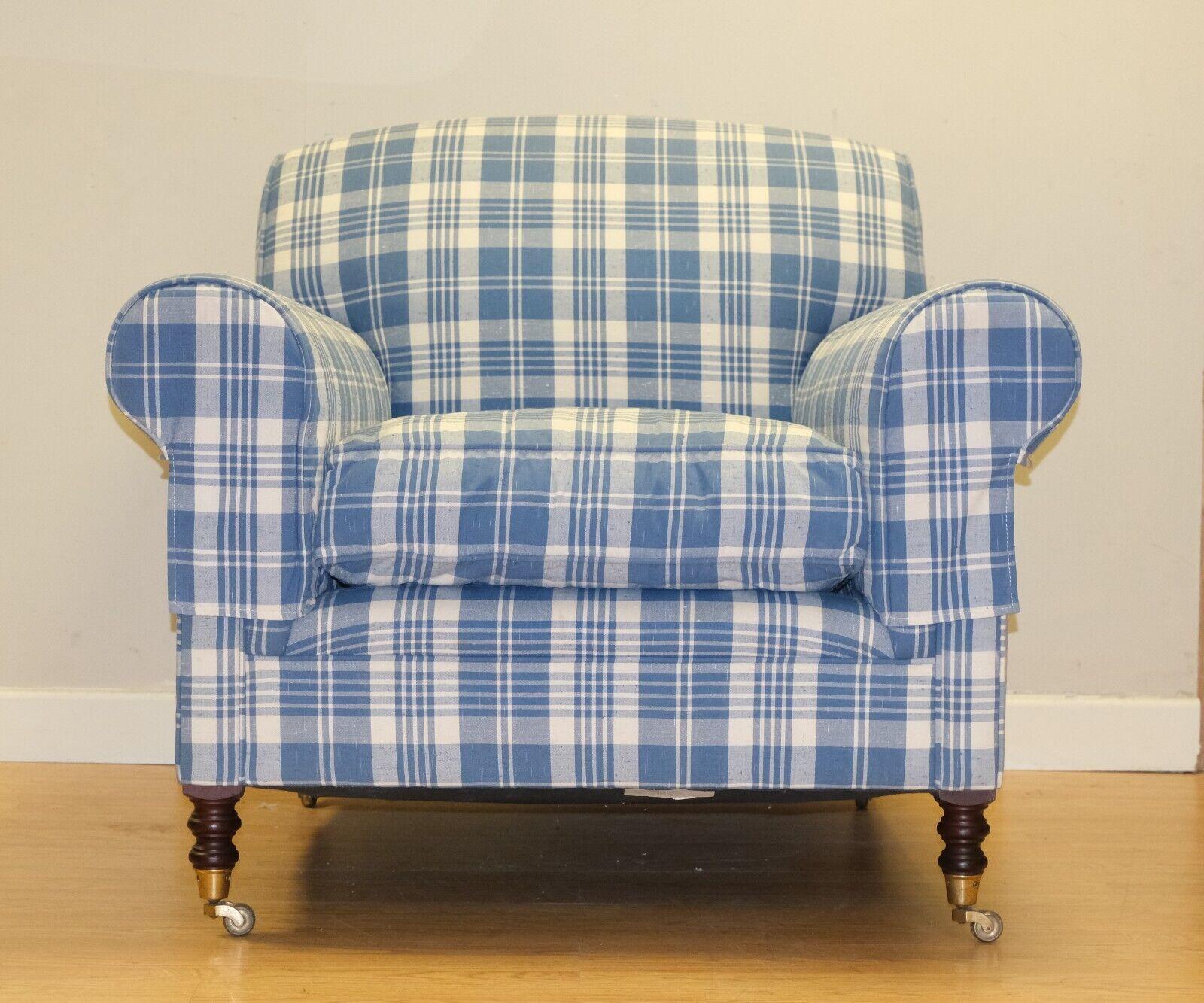 We are delighted to offer for sale this stunning George Smith Signature scroll arm blue royal armchair.

George Smith pieces are the epitome of classic English furniture design, they create armchairs that are built to last a lifetime. This superb