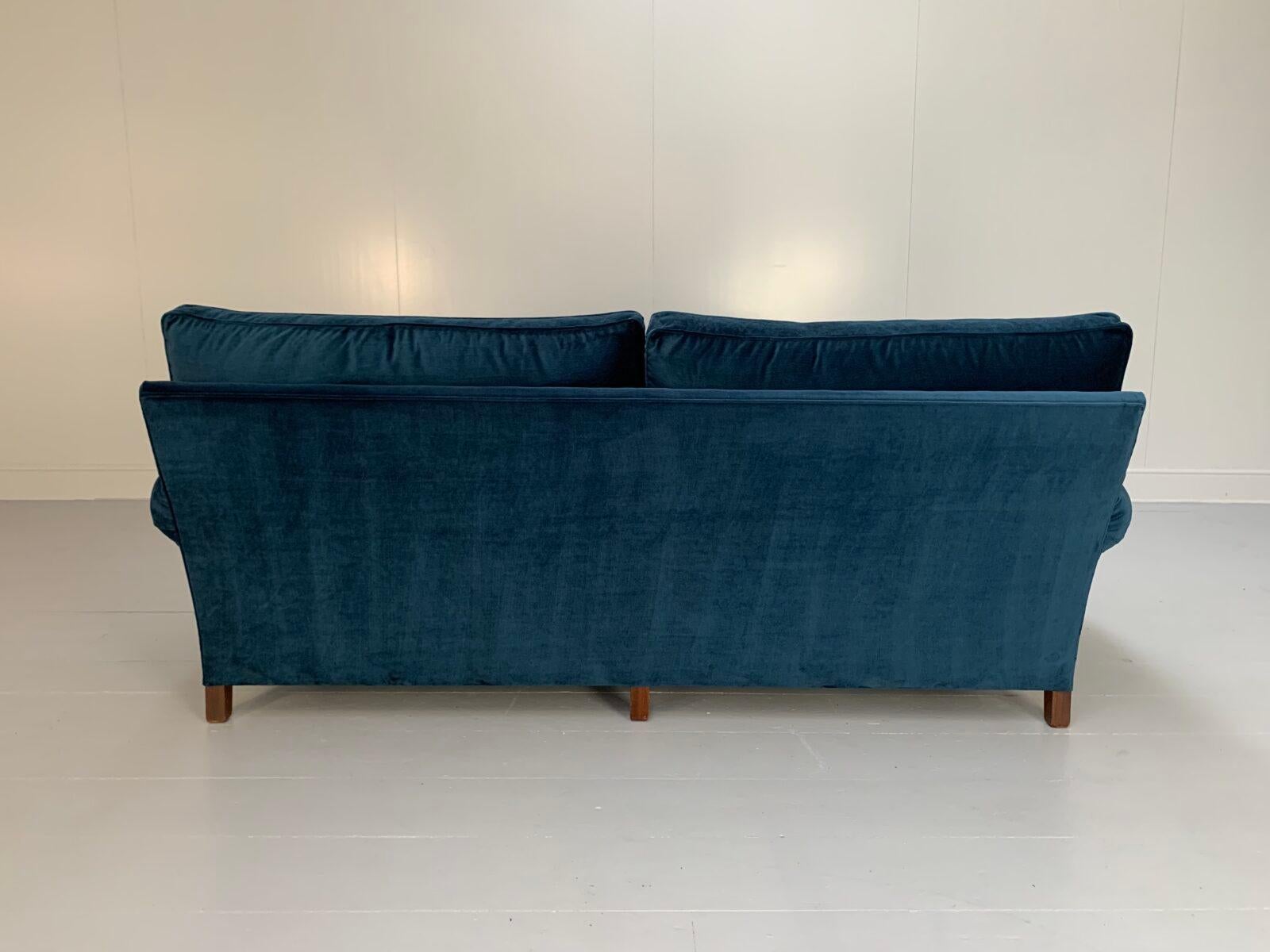 Großes 2,5-Sitz-Sofa „Elverdon-Arm“ aus blauem italienischem Samt mit Unterschriften von George Smith im Angebot 7