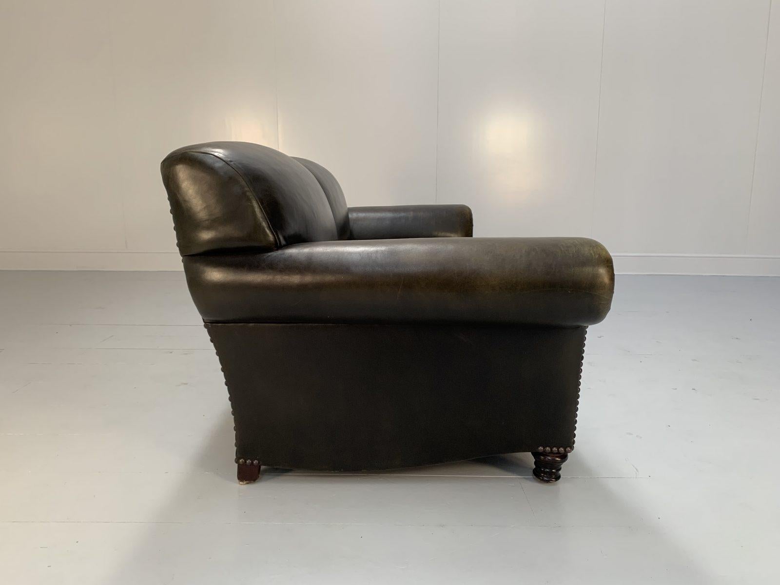 XXIe siècle et contemporain George Smith Signature Canapé 2,5 places à accoudoirs - en cuir vert en vente