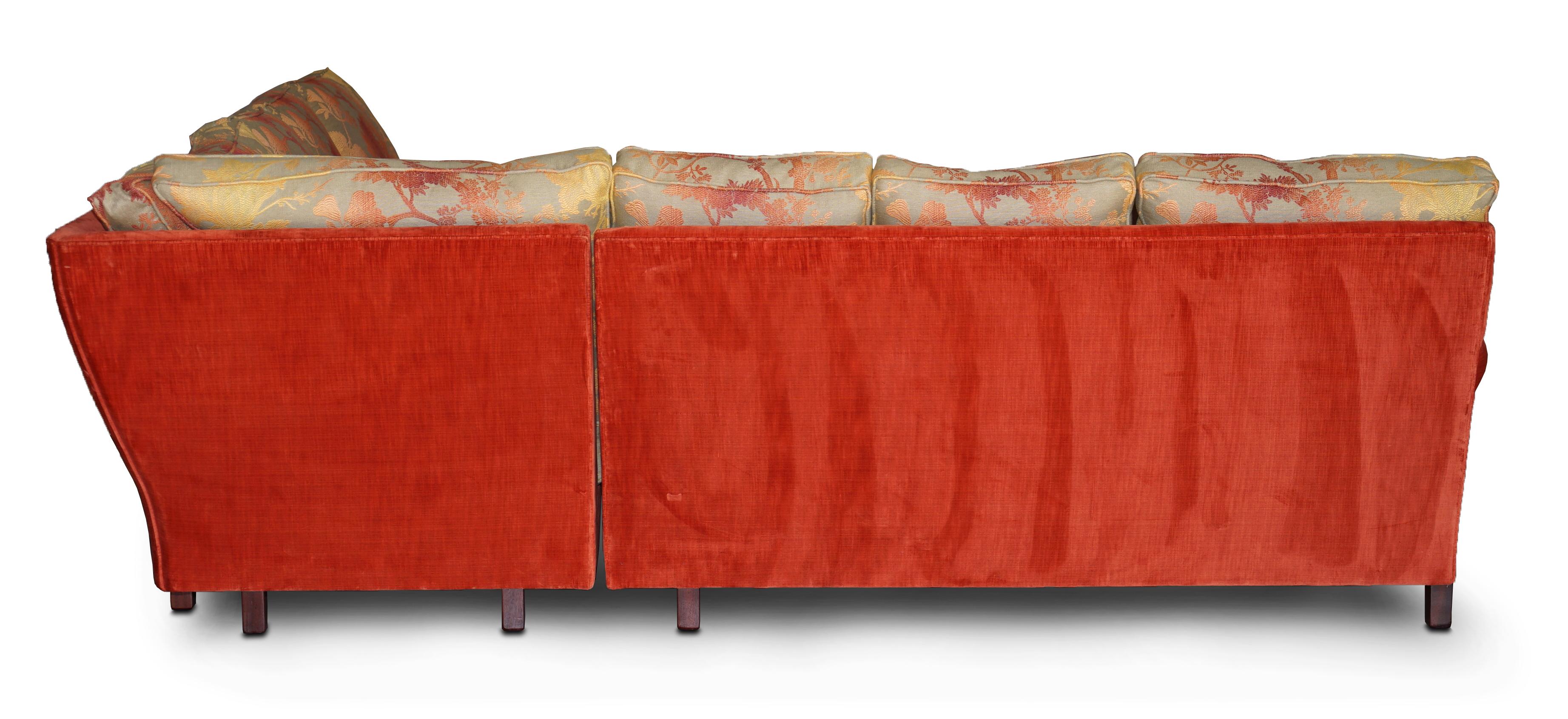 Grand canapé d'angle à sept mers caractéristique de George Smith avec tapisserie florale en velours en vente 9
