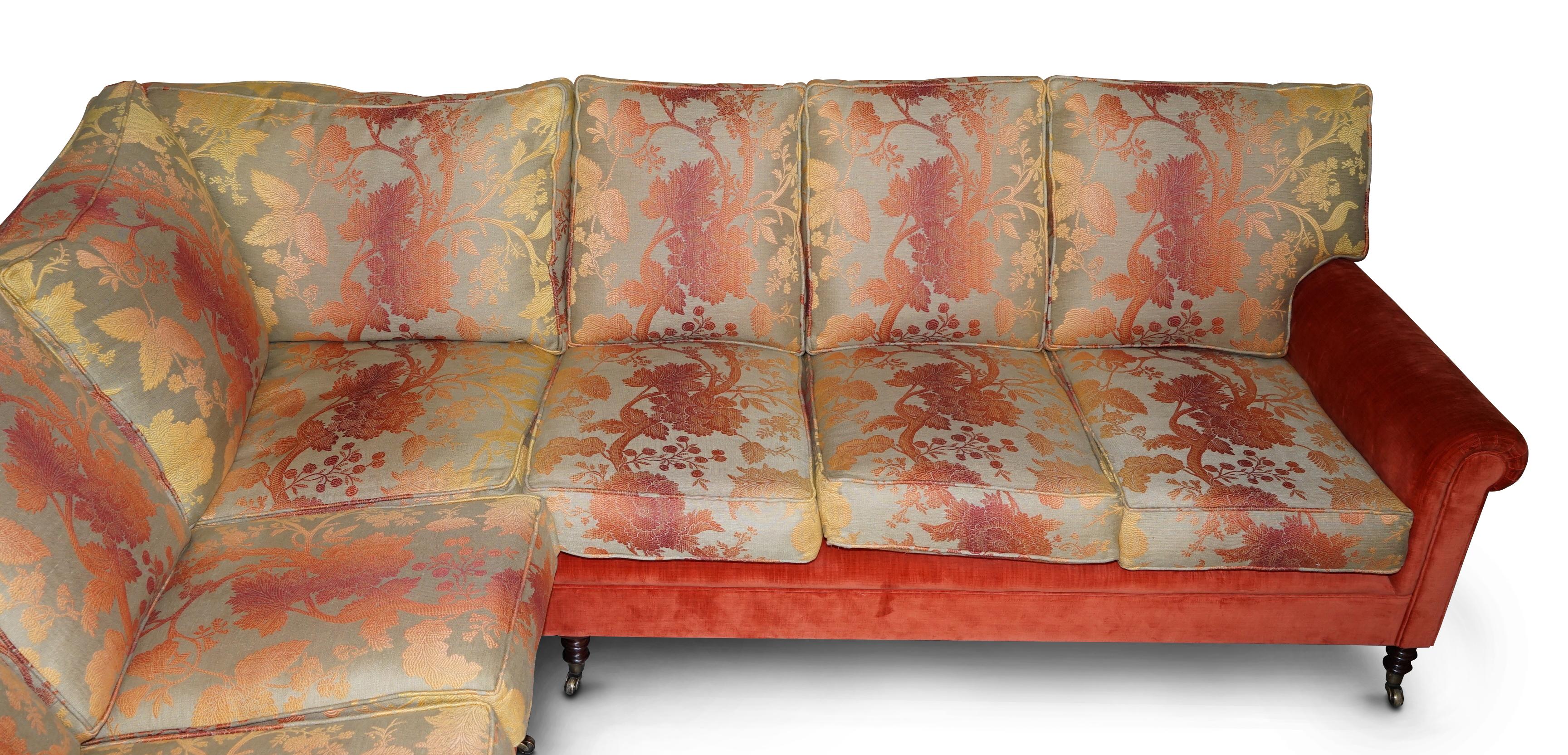 Art déco Grand canapé d'angle à sept mers caractéristique de George Smith avec tapisserie florale en velours en vente