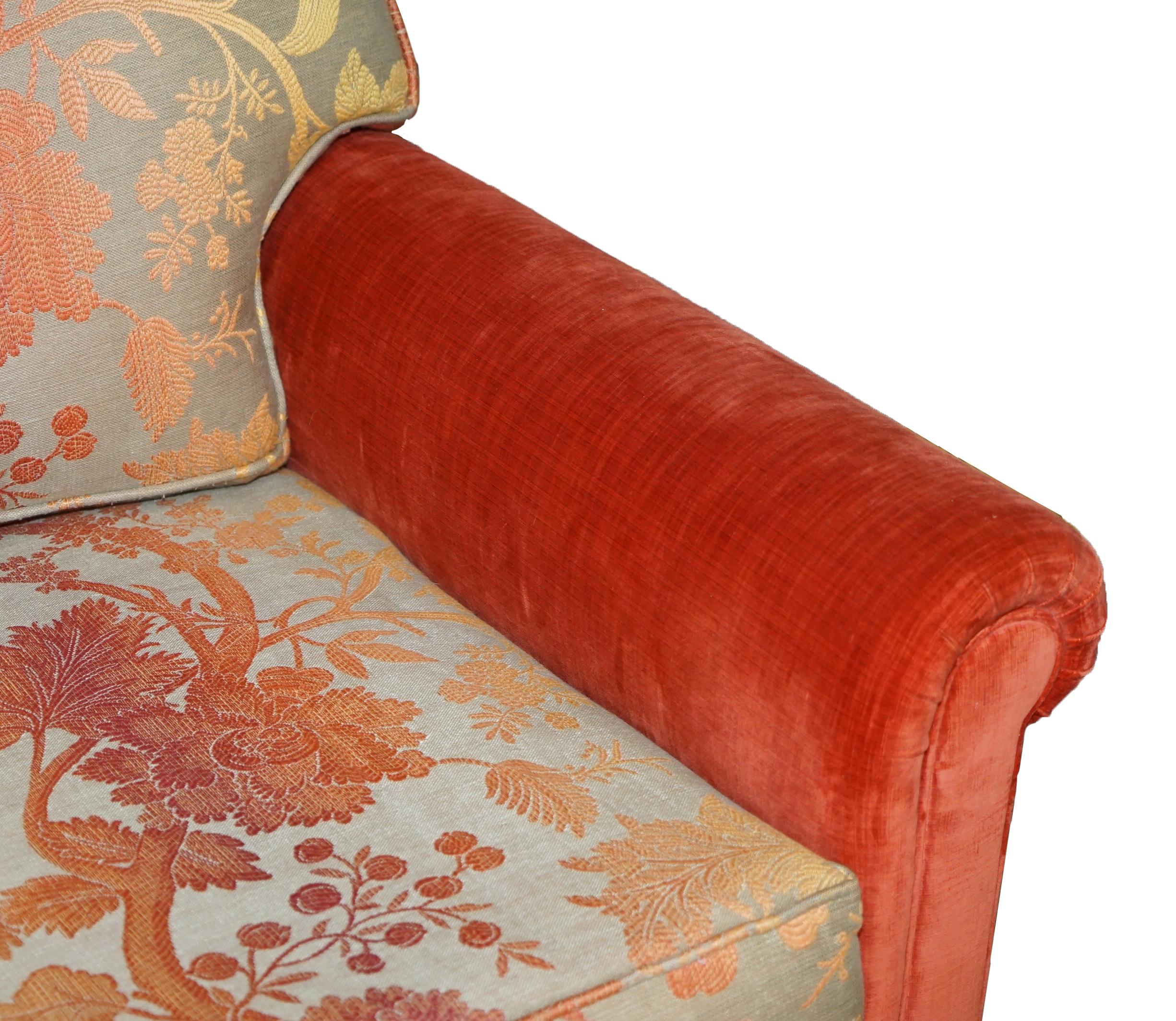 Tissu d'ameublement Grand canapé d'angle à sept mers caractéristique de George Smith avec tapisserie florale en velours en vente