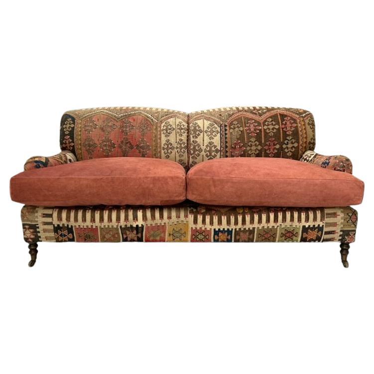 Canapé "Signature" de George Smith  - En Kilims de laine turque et daim en vente