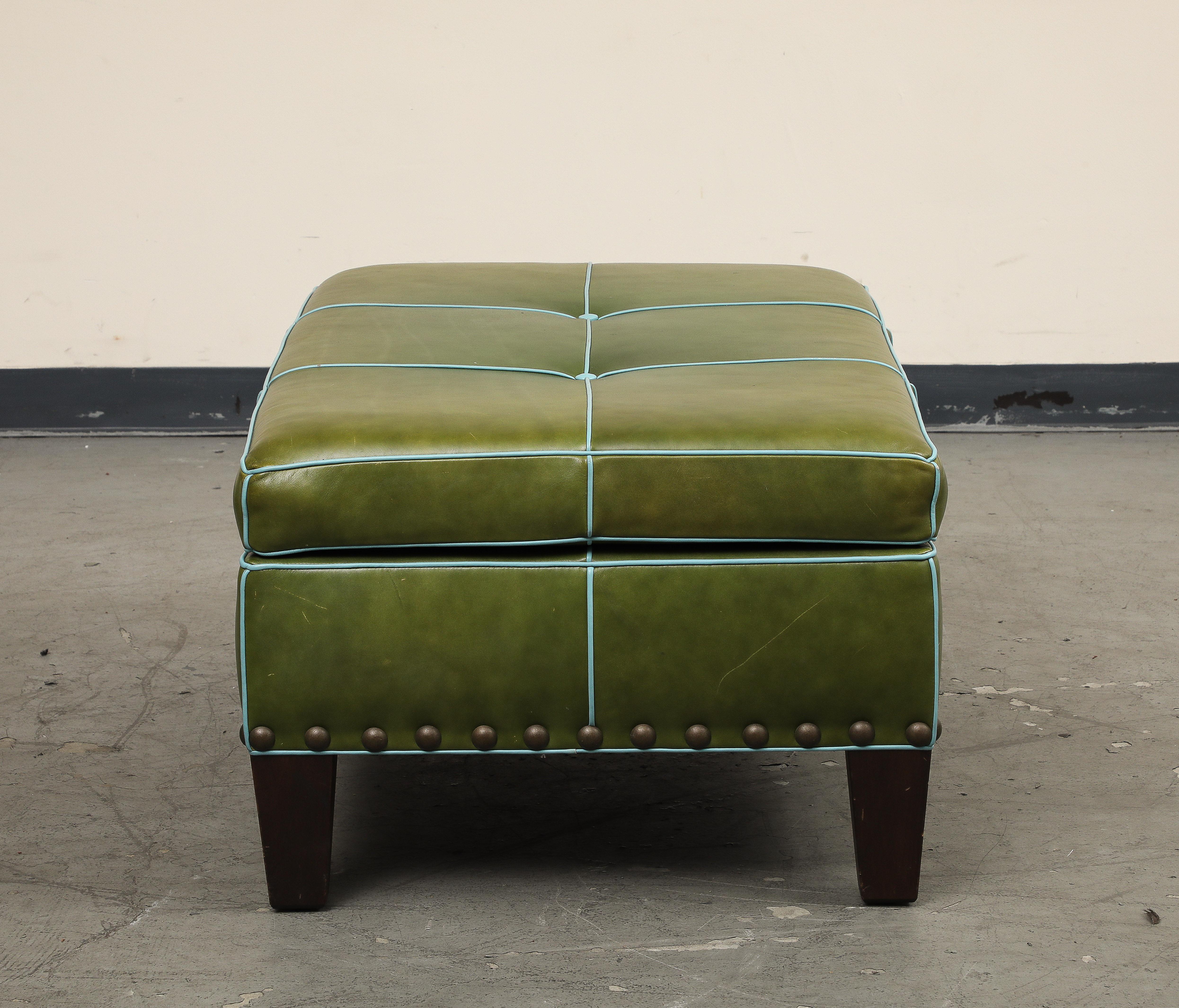 George Smith Style Green Leather Rectangular Tufted Ottoman In Good Condition In Chicago, IL