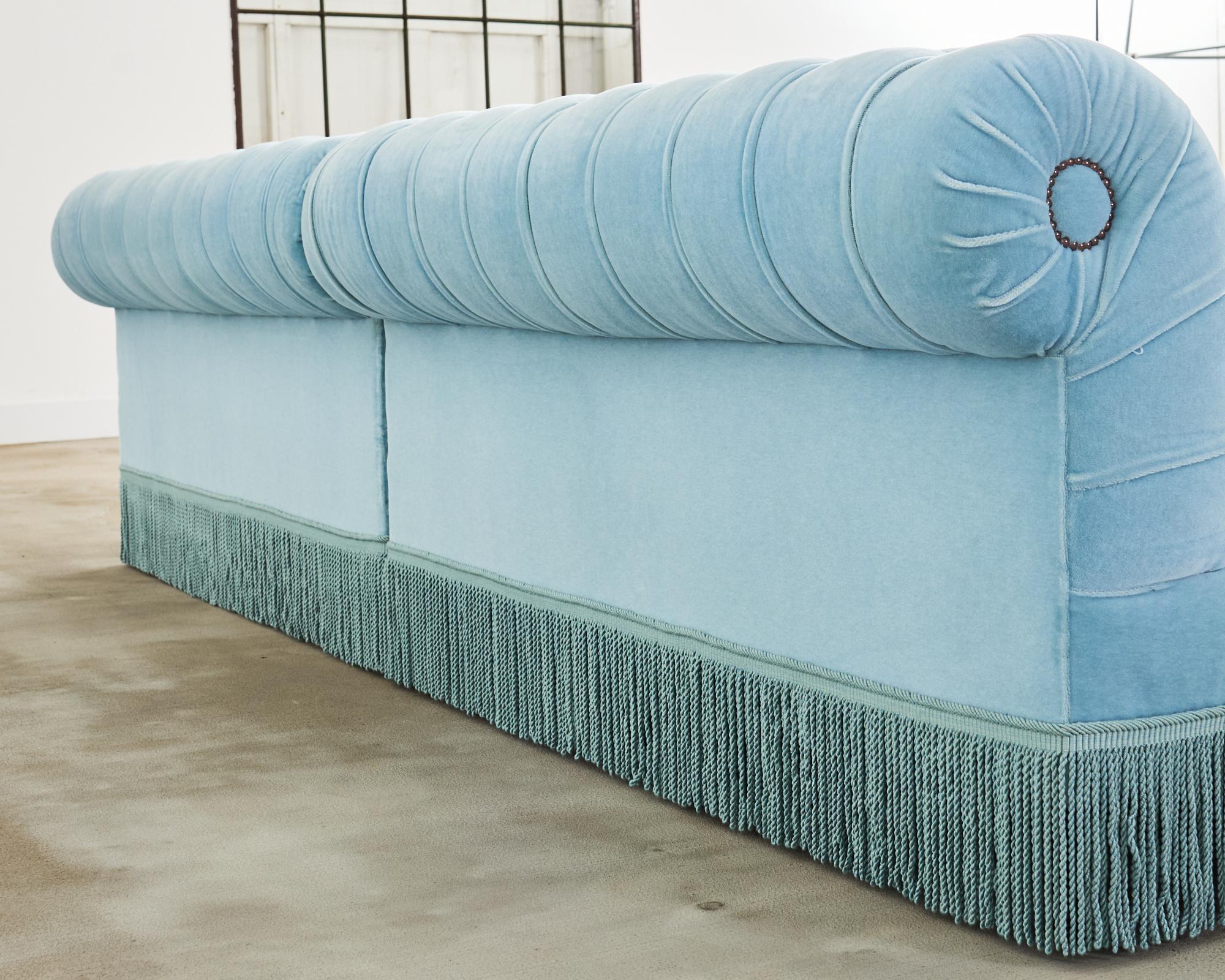 Divano componibile in velluto mohair trapuntato George Smith in vendita 12