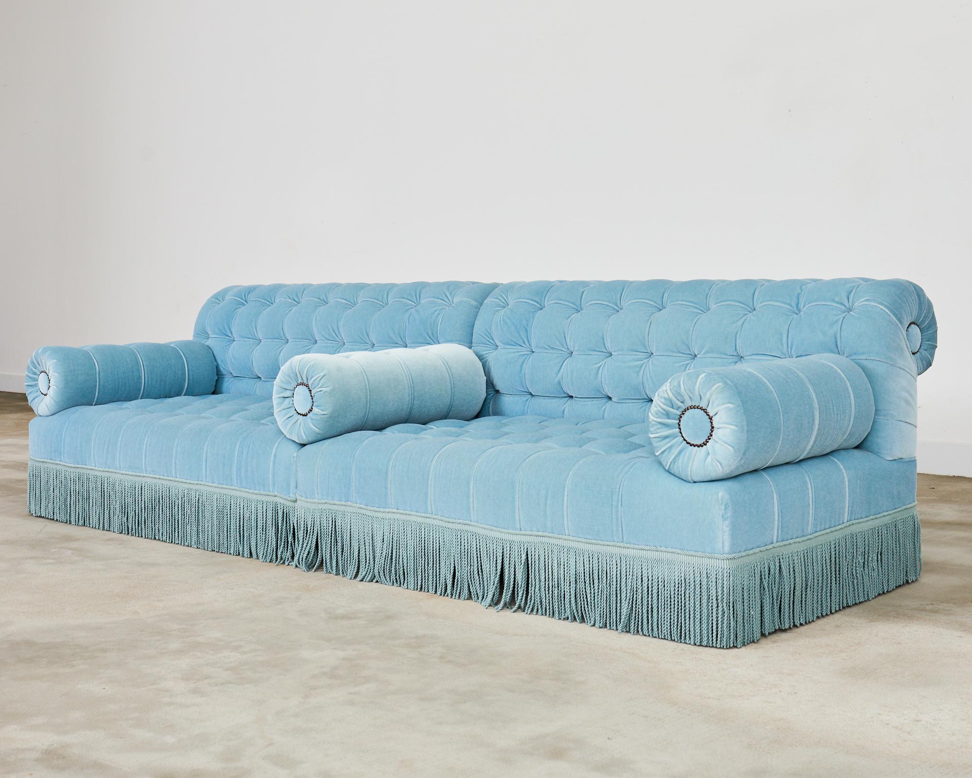 Britannico Divano componibile in velluto mohair trapuntato George Smith in vendita