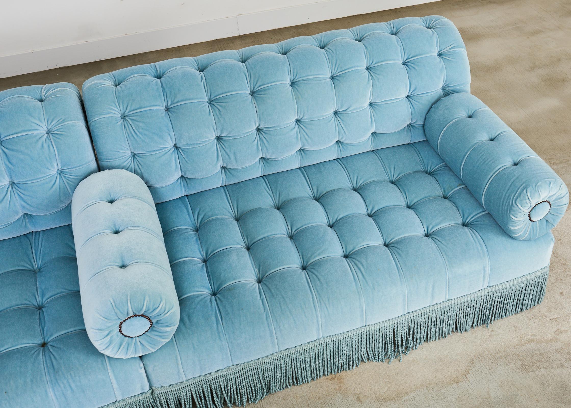 Divano componibile in velluto mohair trapuntato George Smith in vendita 1