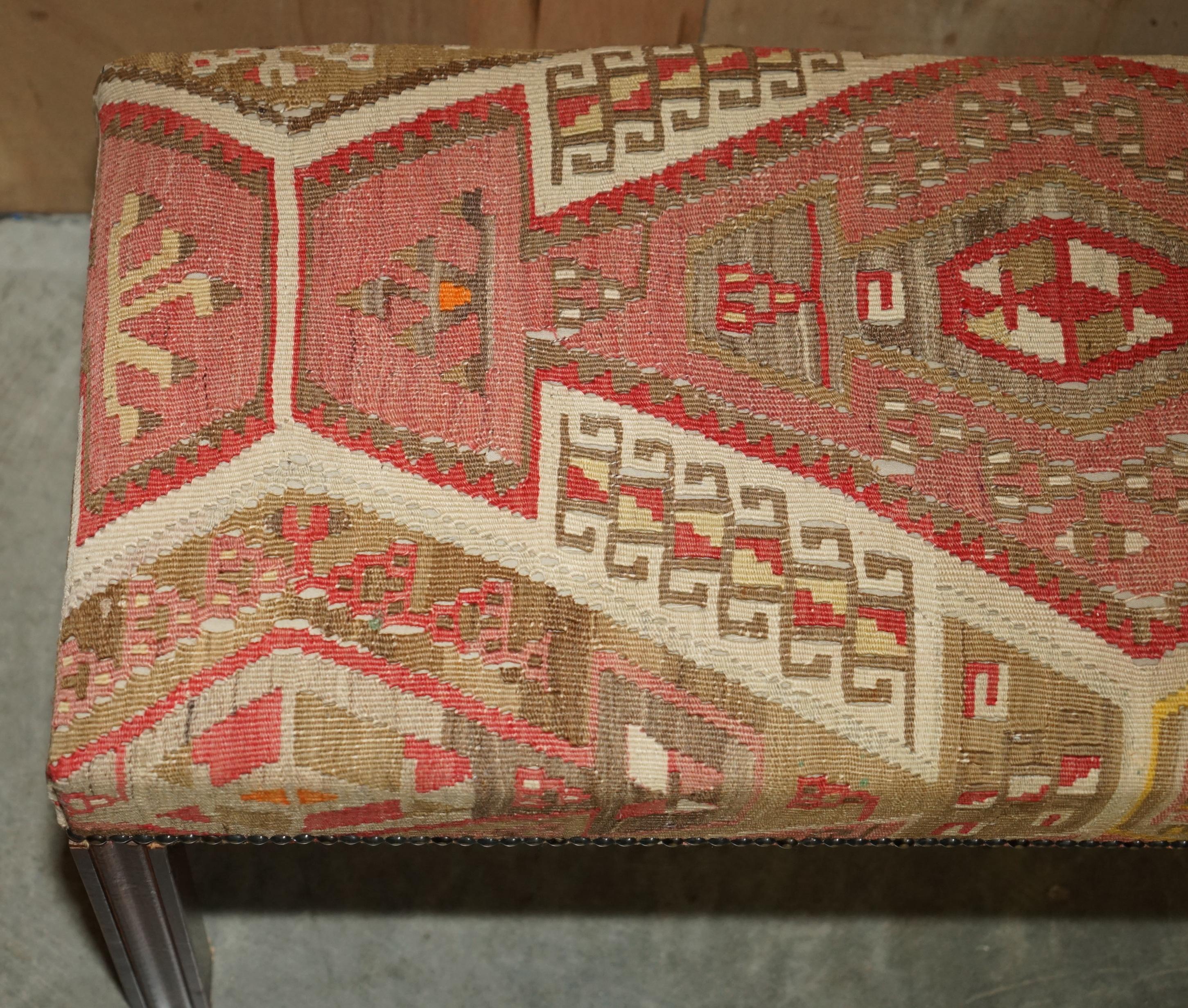 GEORGE SMITH VICTORiAN STYLE KILIM UPHOLSTERED FOOTSTOOL BENCH FOR 2 TWO SHARE in vendita 4