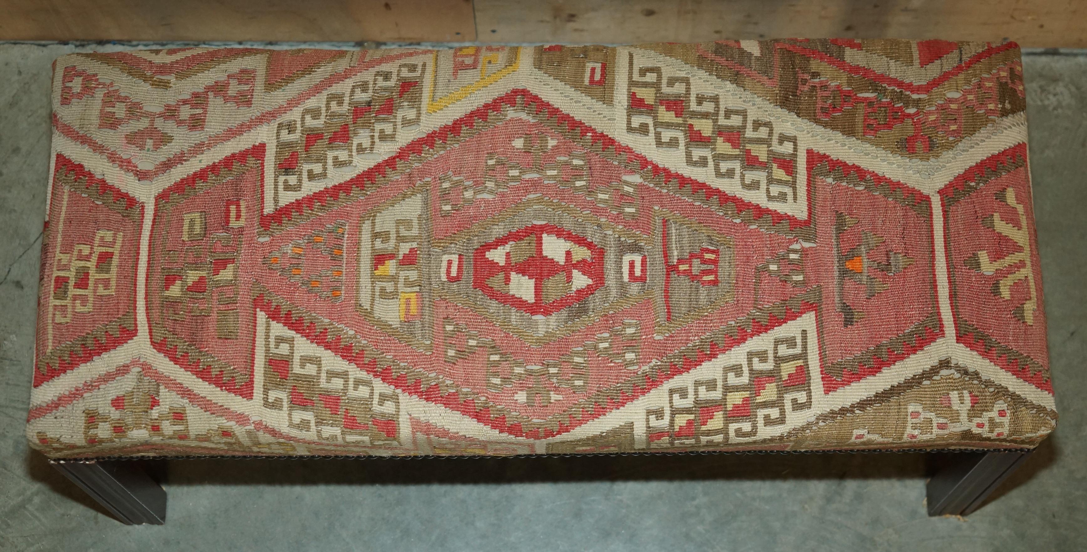 Inglese GEORGE SMITH VICTORiAN STYLE KILIM UPHOLSTERED FOOTSTOOL BENCH FOR 2 TWO SHARE in vendita