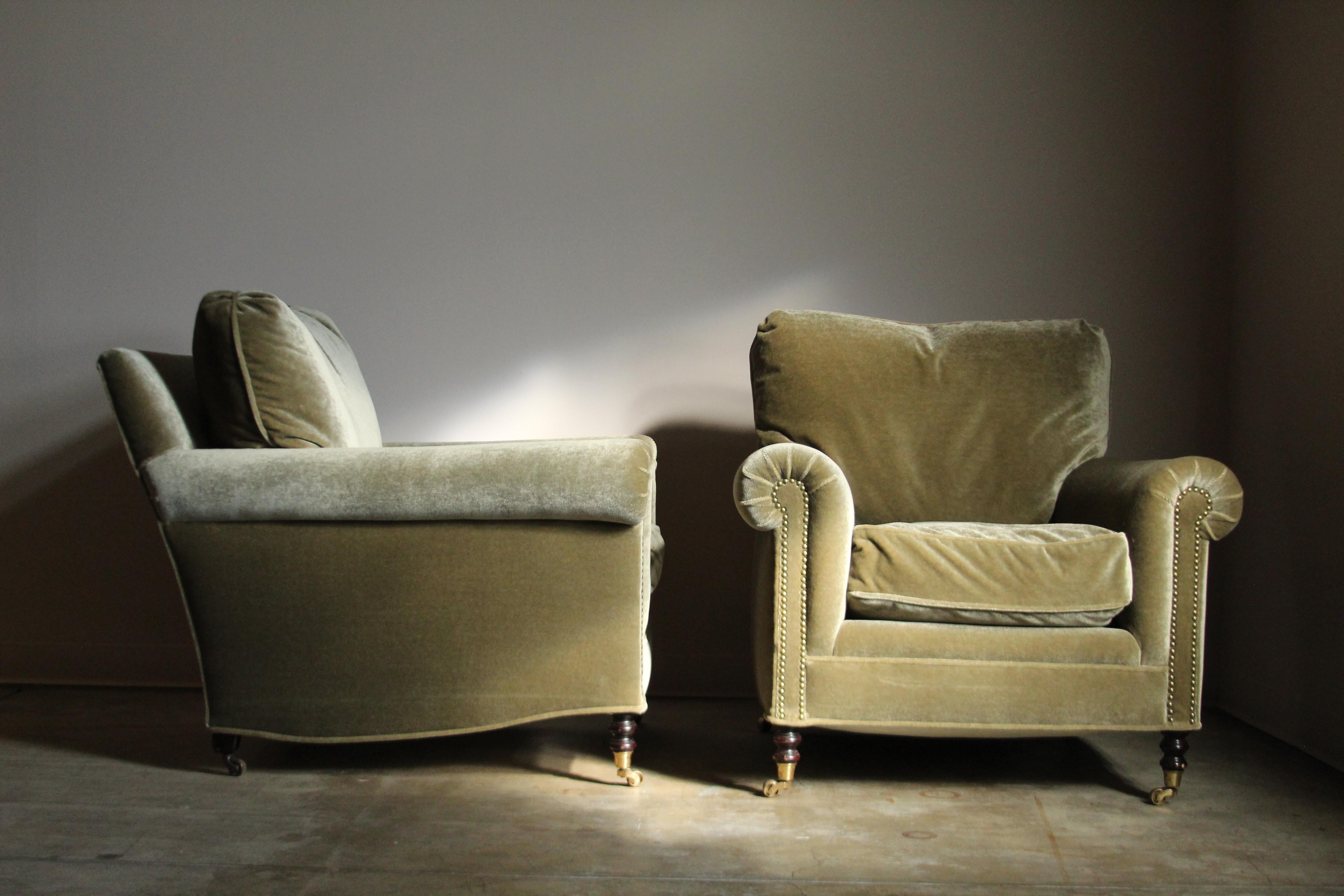 XXIe siècle et contemporain Paire de fauteuils club vintage en mohair de George Smith, années 2000 en vente