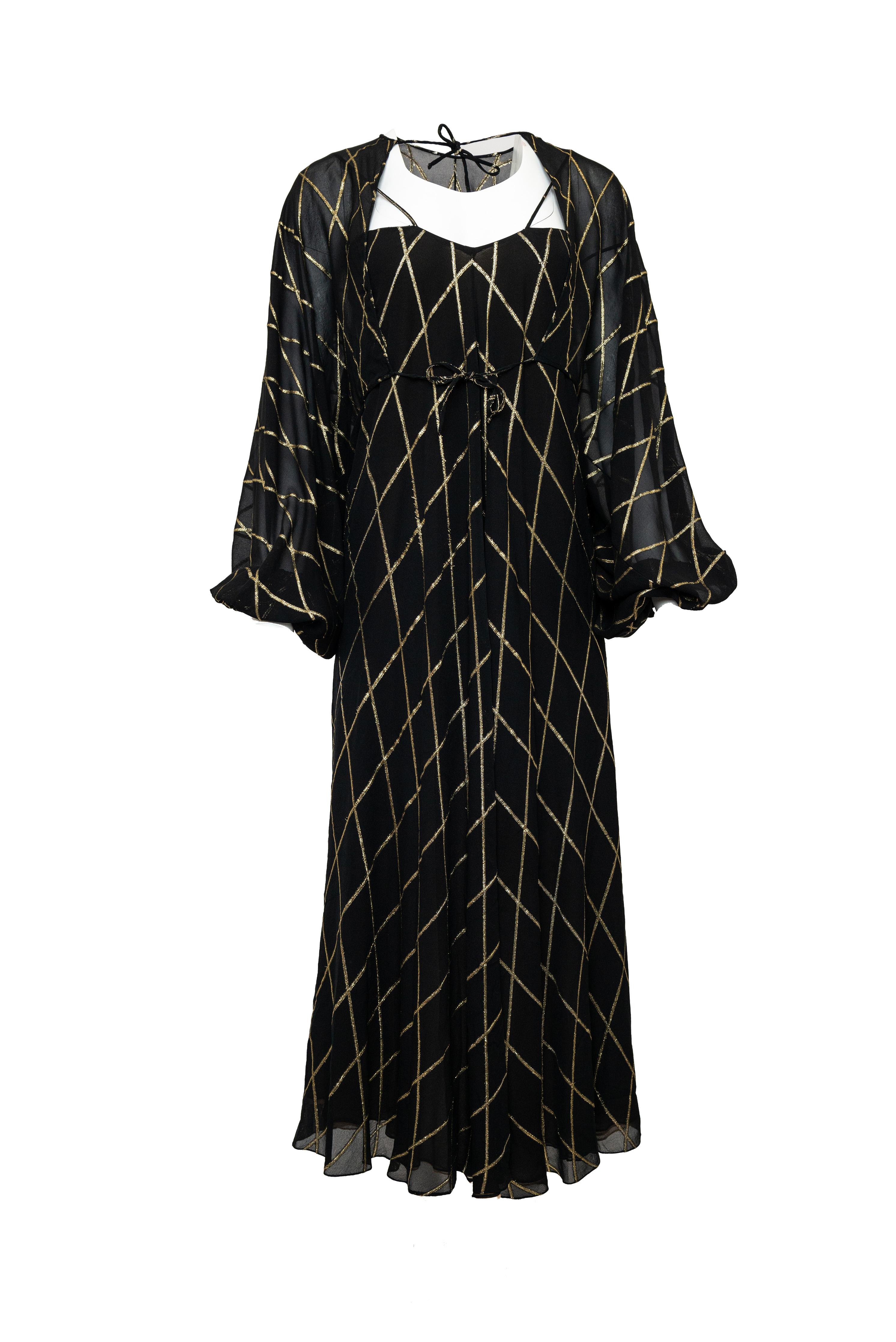 George Stavropoulos Conjunto de vestido de gasa cojo negro con dorado de los años 70 en Excelente estado para la venta en Los Angeles, CA