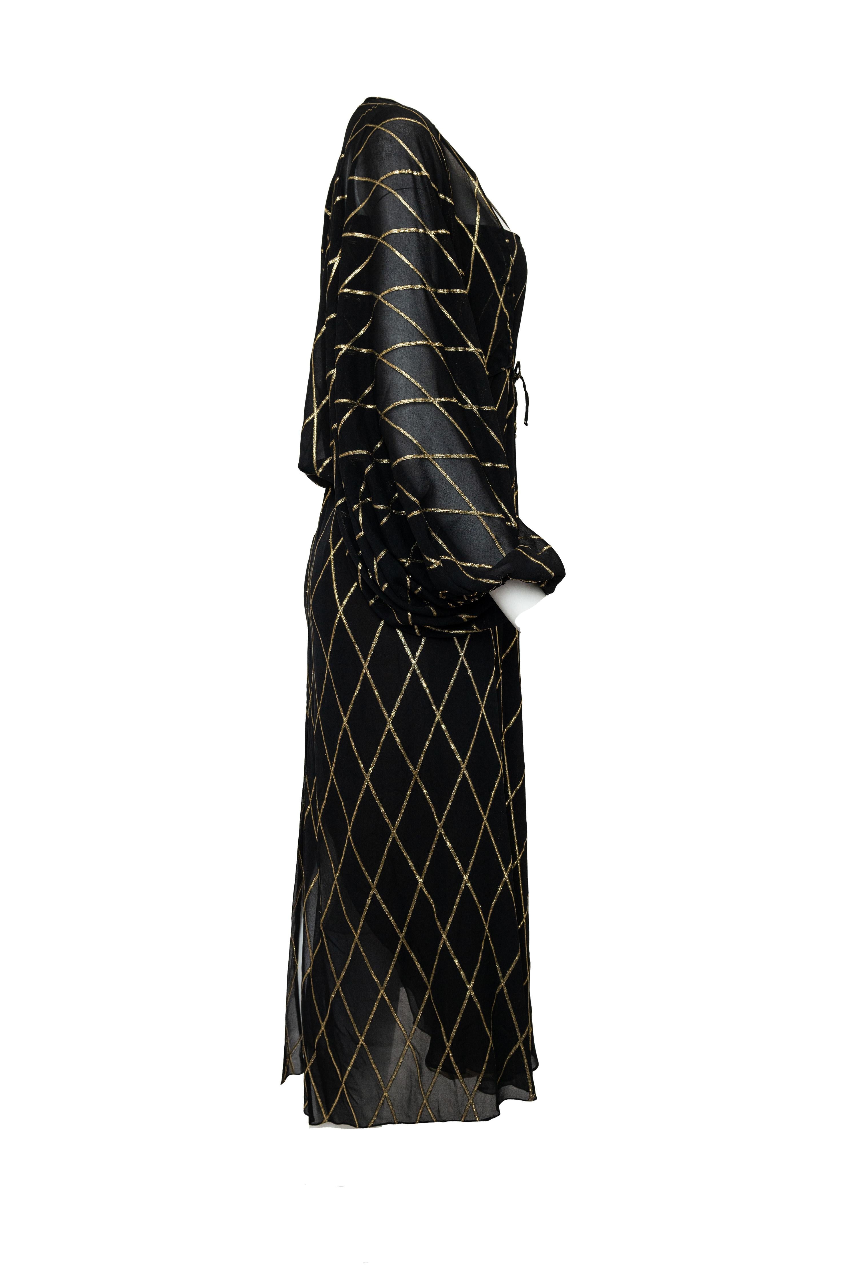 De las mujeres George Stavropoulos Conjunto de vestido de gasa cojo negro con dorado de los años 70 en venta