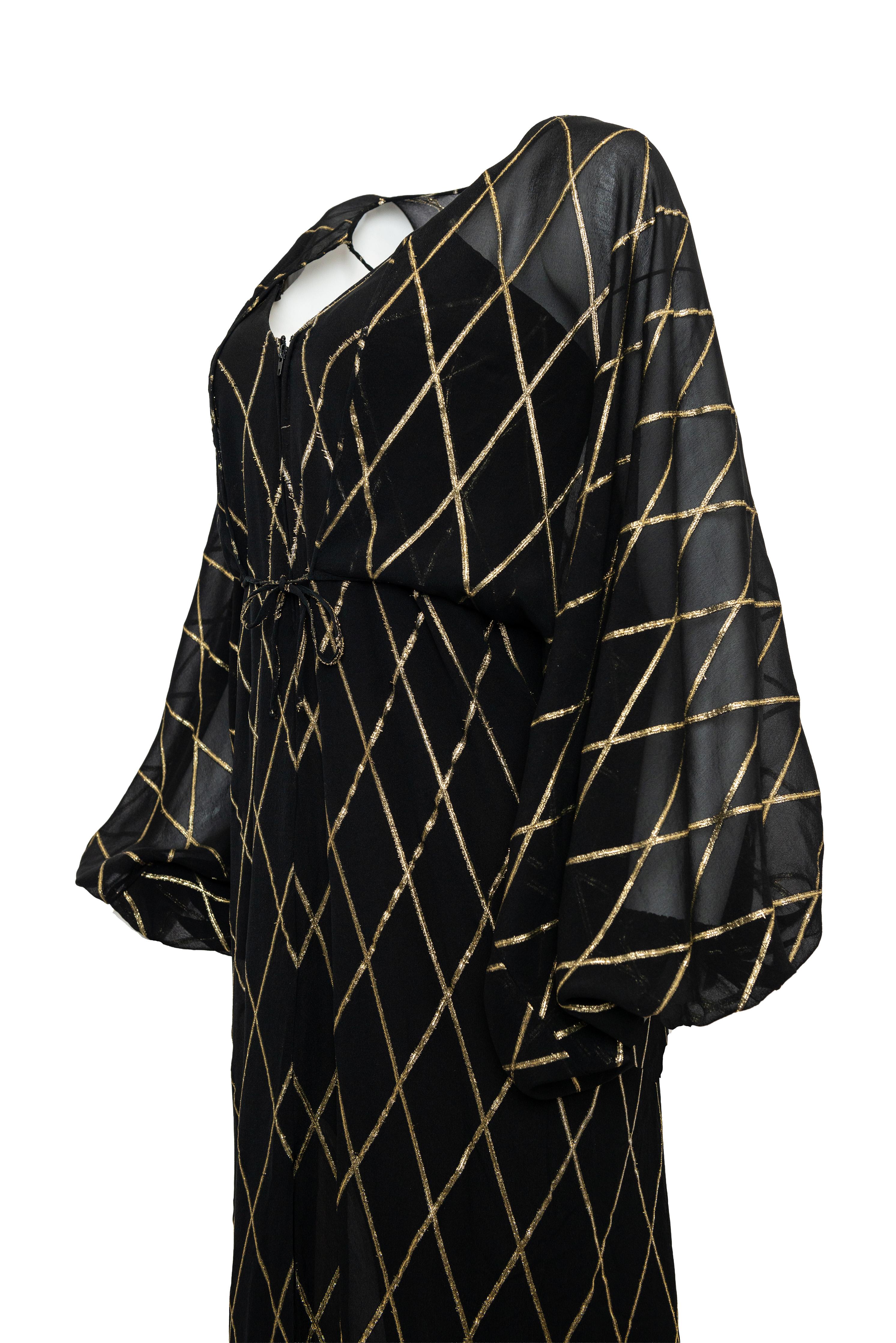 George Stavropoulos Conjunto de vestido de gasa cojo negro con dorado de los años 70 en venta 3