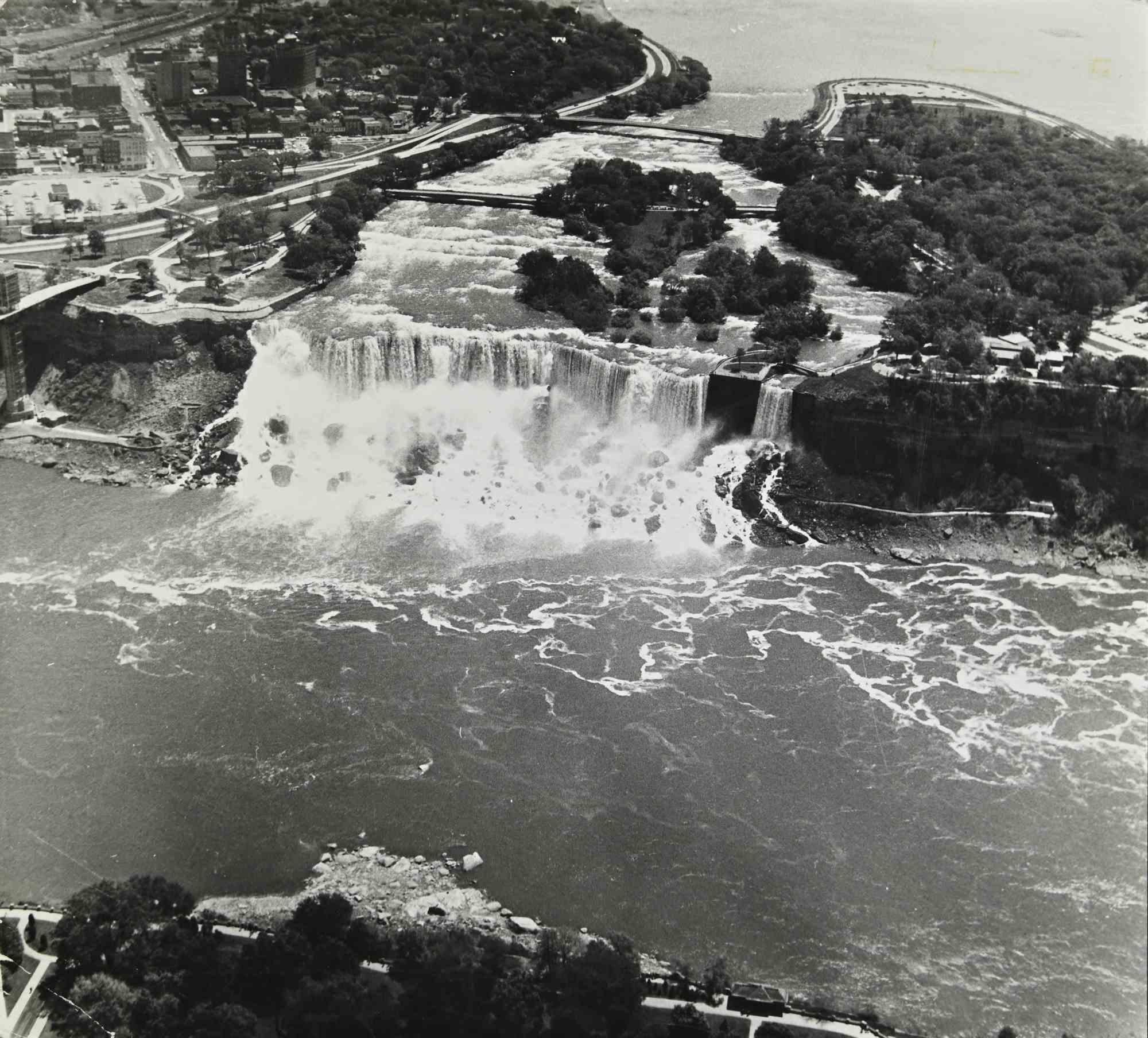Vue d'une cascade - Photographie vintage de George Taylor - Début du 20e siècle