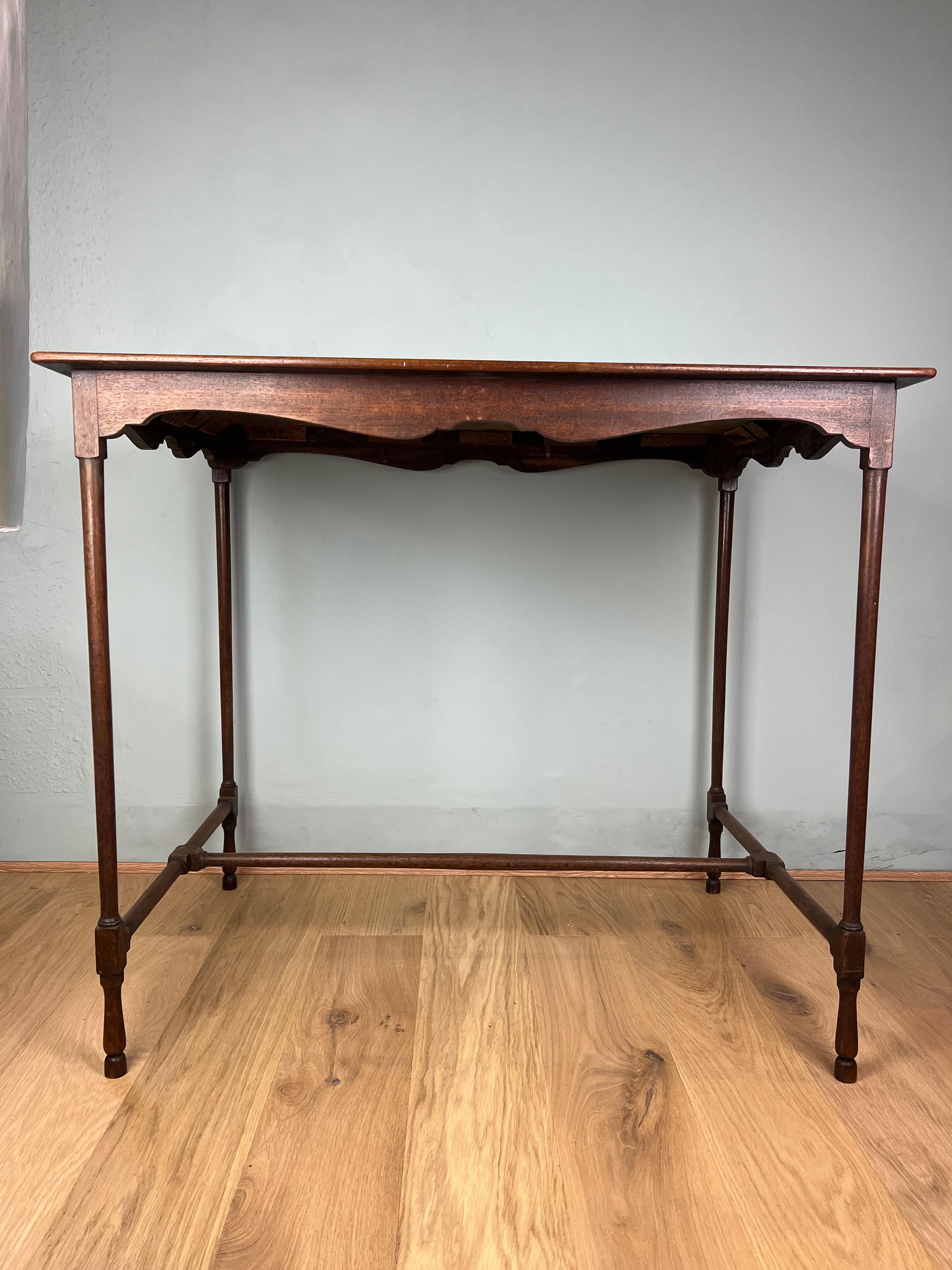 A very fine and delicate George the 3rd mahogany spider table, of good size.
The thin mahogany top is one piece, it is untouched with a wonderful colour and patina, below the top is an attractively shaped frieze, around the circumference of the
