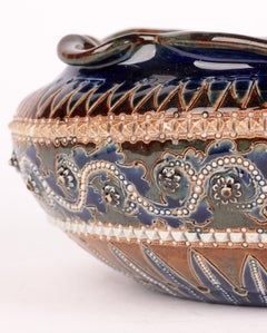 Cuenco de cerámica del Aesthetic Movement de George Tinworth Doulton Lambeth, 1879