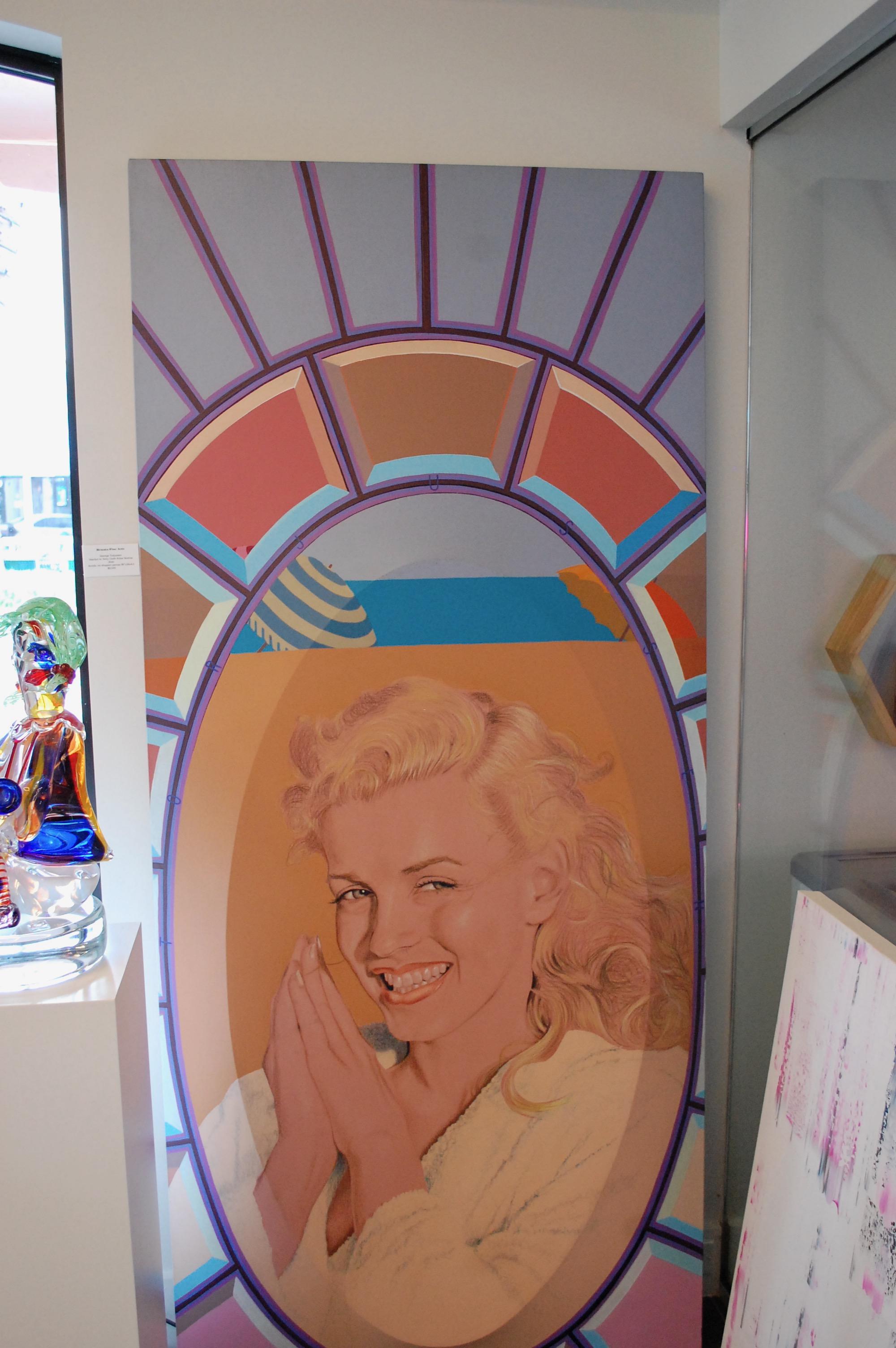 Marilyn en albornoz de rizo, Norma Jean gran paintig.
Acrílico sobre lienzo D2 con forma de artista y panel de madera.
George Torjussen nació en Brooklyn, Nueva York, en 1932, es un artista estadounidense. 
Educación:
Saint Olaf College BFA,