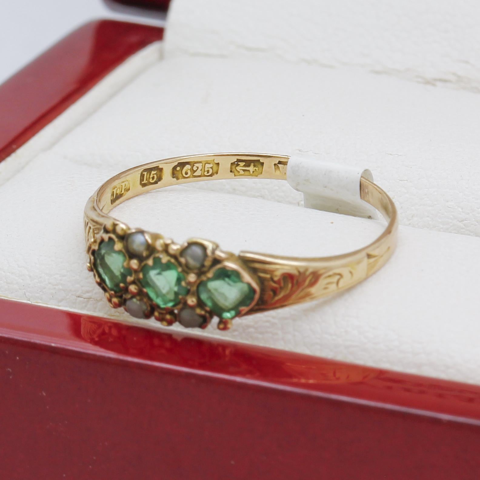 George V 15ct Yellow Gold Ring, Emerald & Pearls For Sale 1