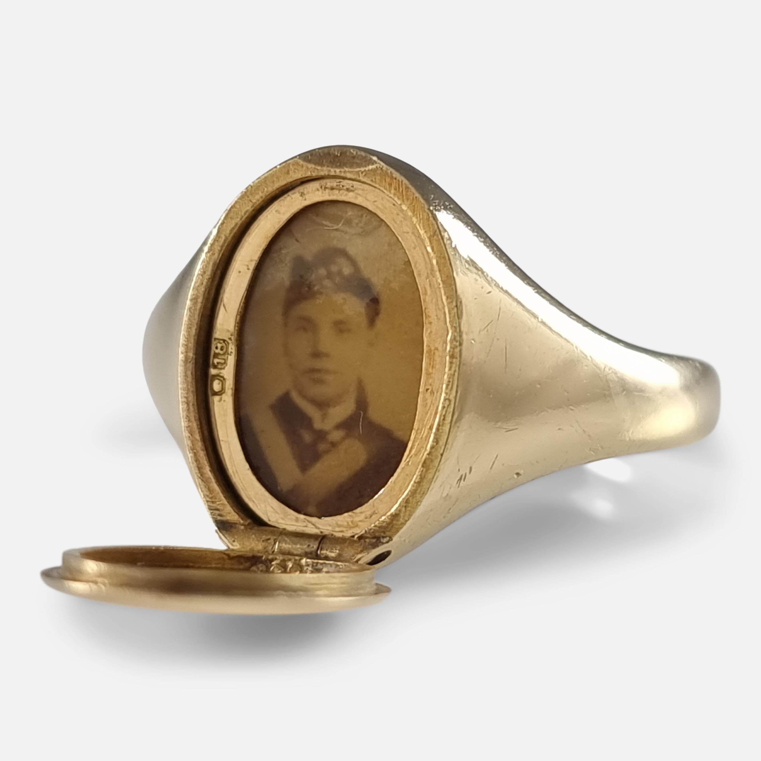 George V 18 Carat Gold Portrait Locket Signet Ring, King's Royal Rifle Corps For Sale 4