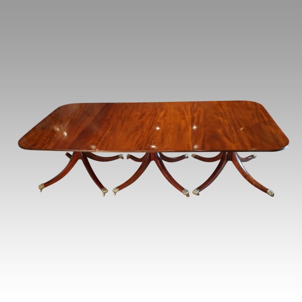 George V Mahogany 3 Pillar Dining Table For Sale 4