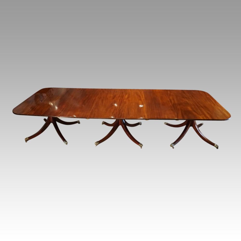 George V Mahogany 3 Pillar Dining Table For Sale 5