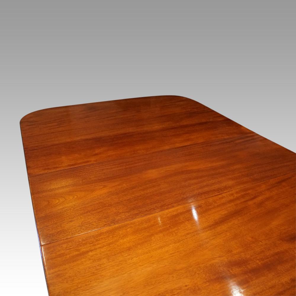 George V Mahogany 3 Pillar Dining Table For Sale 8