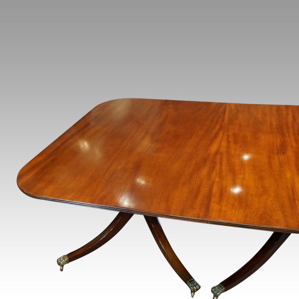 George V Mahogany 3 Pillar Dining Table For Sale 1