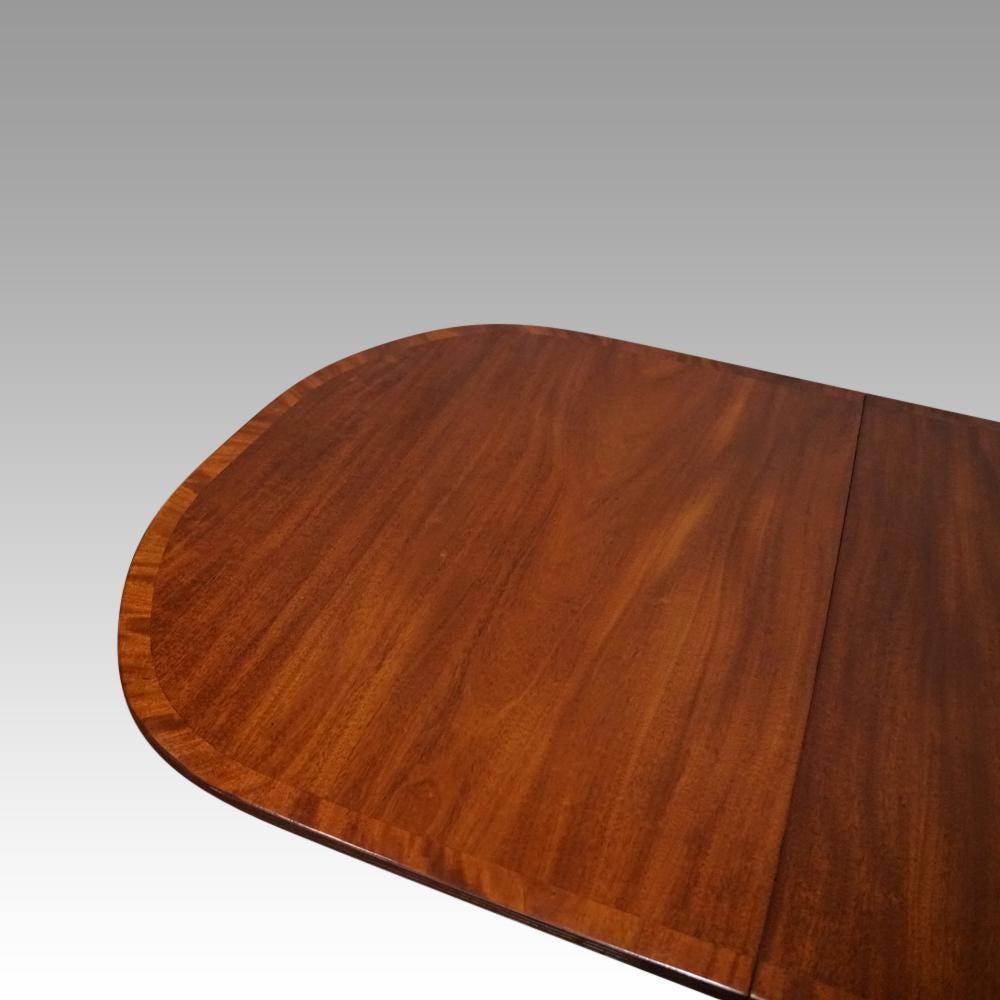 Mid-20th Century George V Mahogany Pedestal Dining Table
