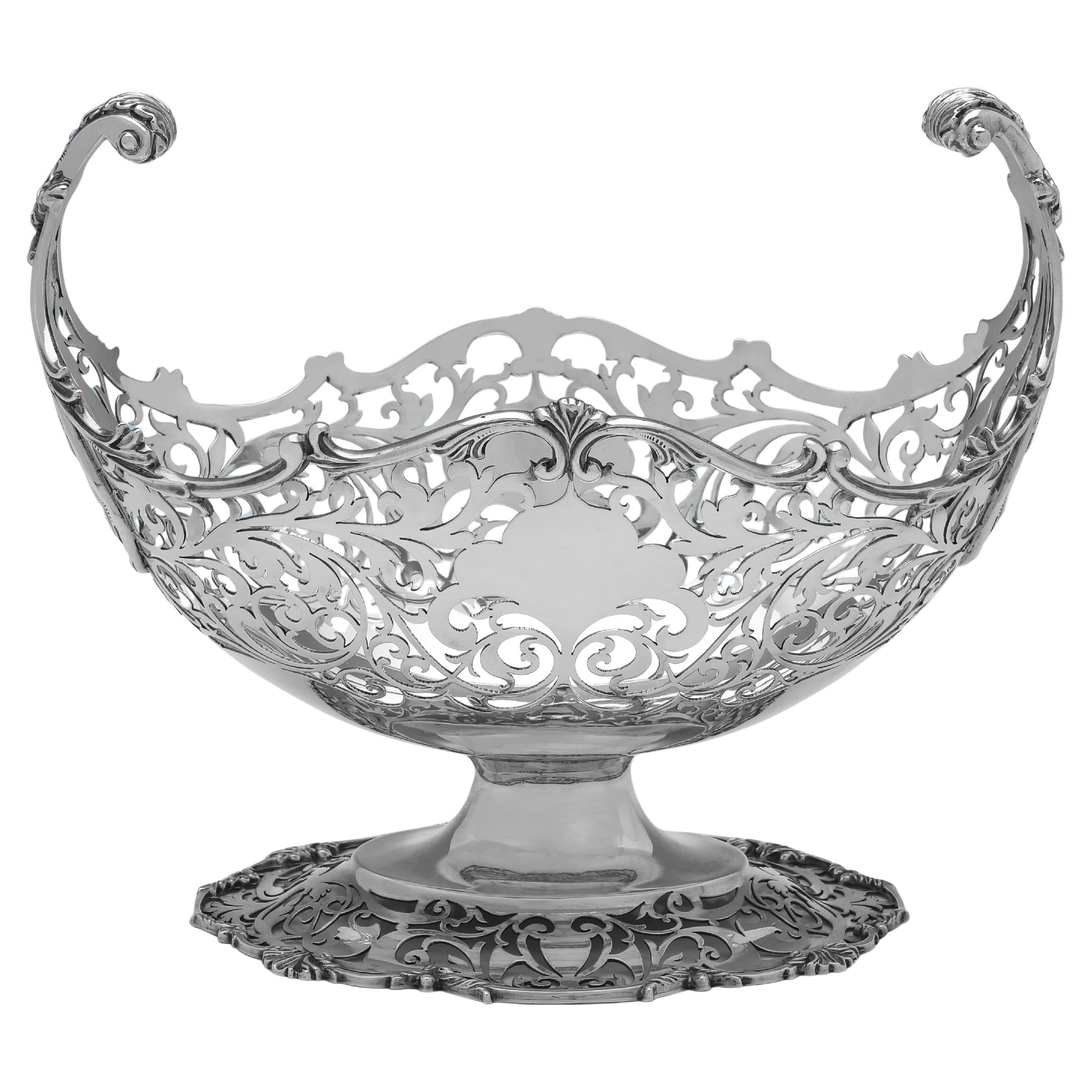 George V period sterling silver pierced centrepiece dish made in London in 1912