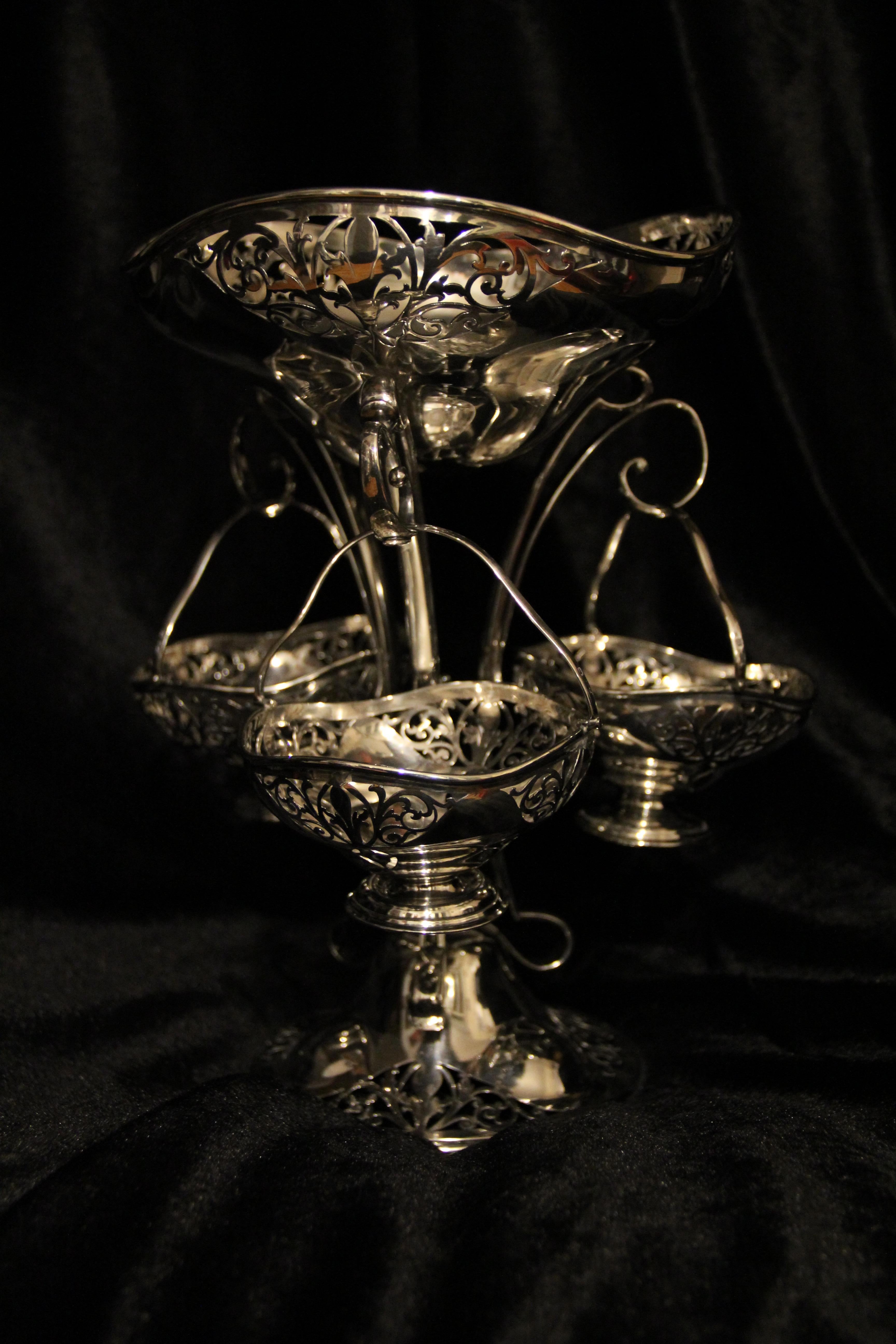 George V Silver Center-Table by Mappin & Webb For Sale 1