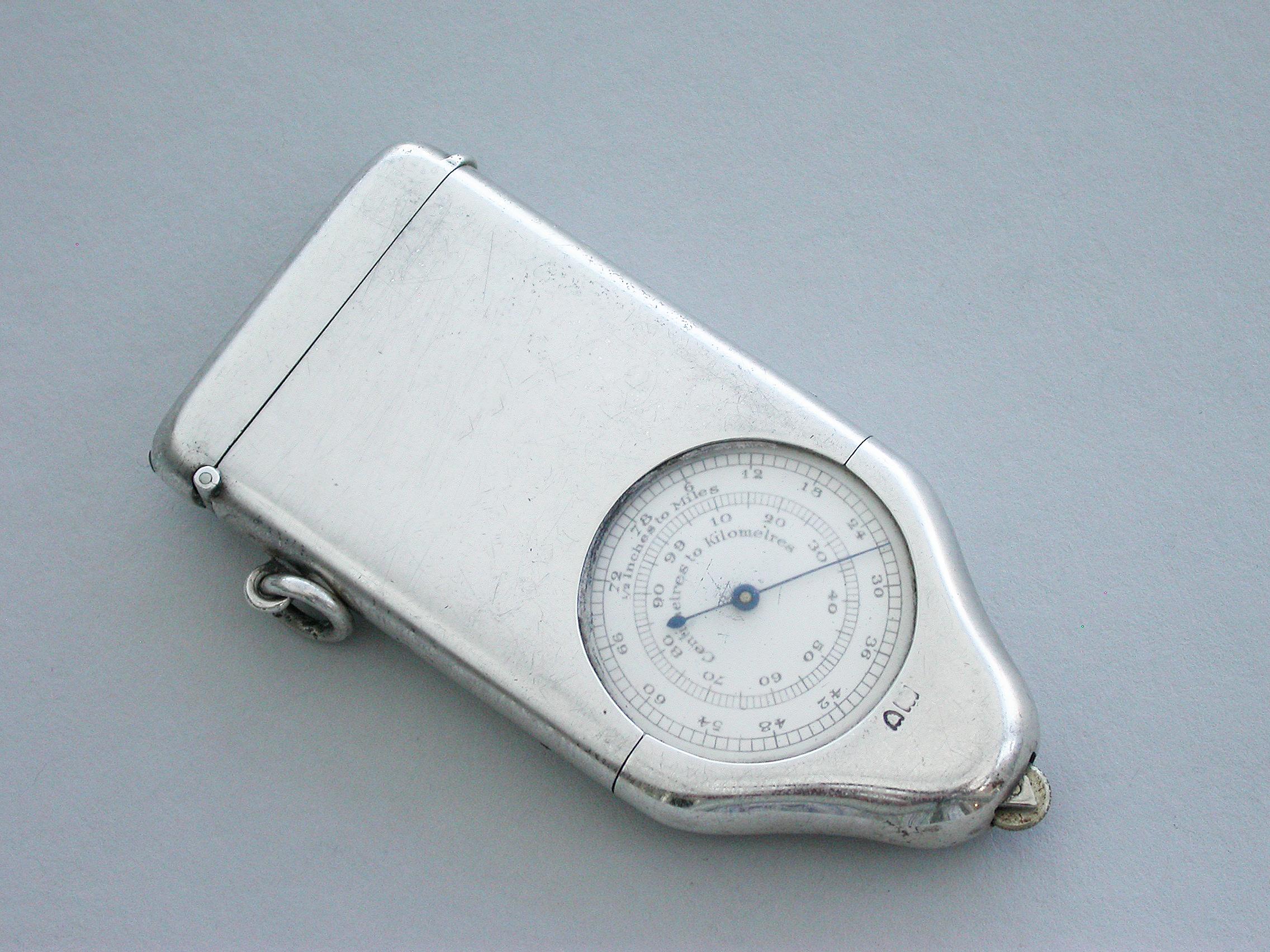 George V Silver Combination Opisometer, Vesta Case and Compass In Good Condition For Sale In Sittingbourne, Kent