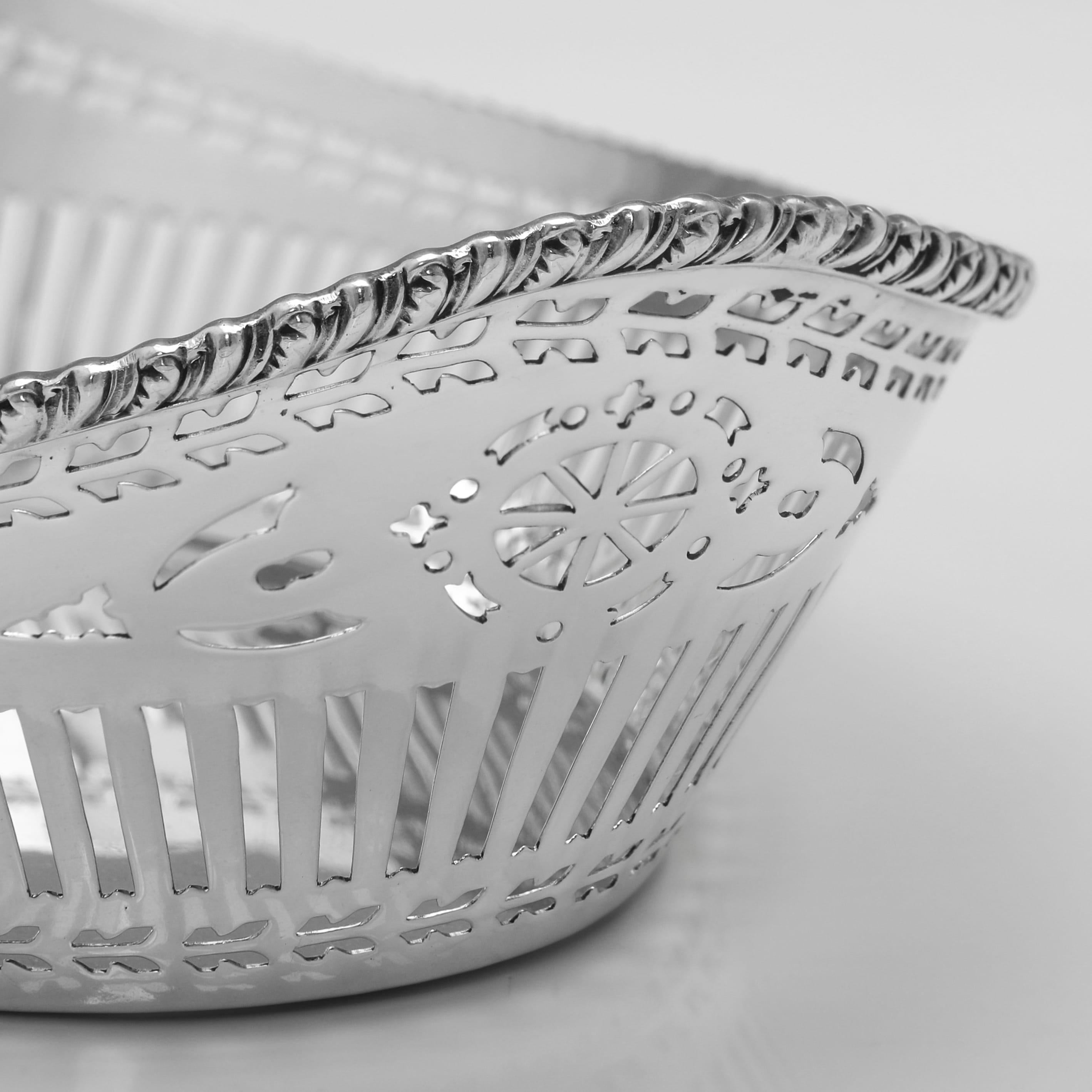 Anglais Plat �à pain en argent de George V Barker Brothers Chester 1916 en vente