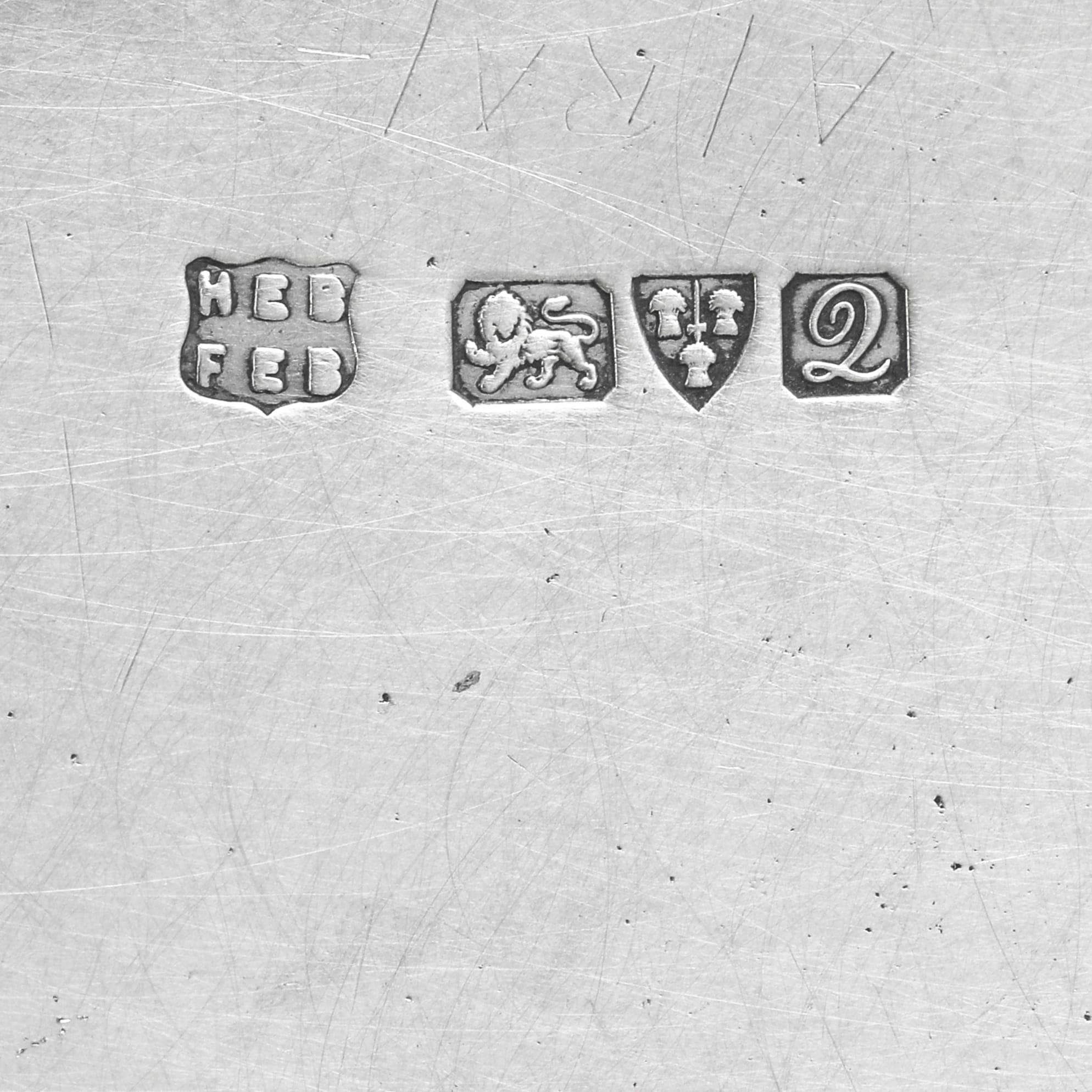 Plat à pain en argent de George V Barker Brothers Chester 1916 Bon état - En vente à London, London