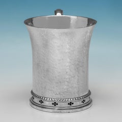 Taza de bautizo de plata de ley «George V», de Deakin & Francis, 1929