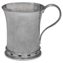 Taza de bautizo de plata de ley «George V», de Deakin & Francis, 1929