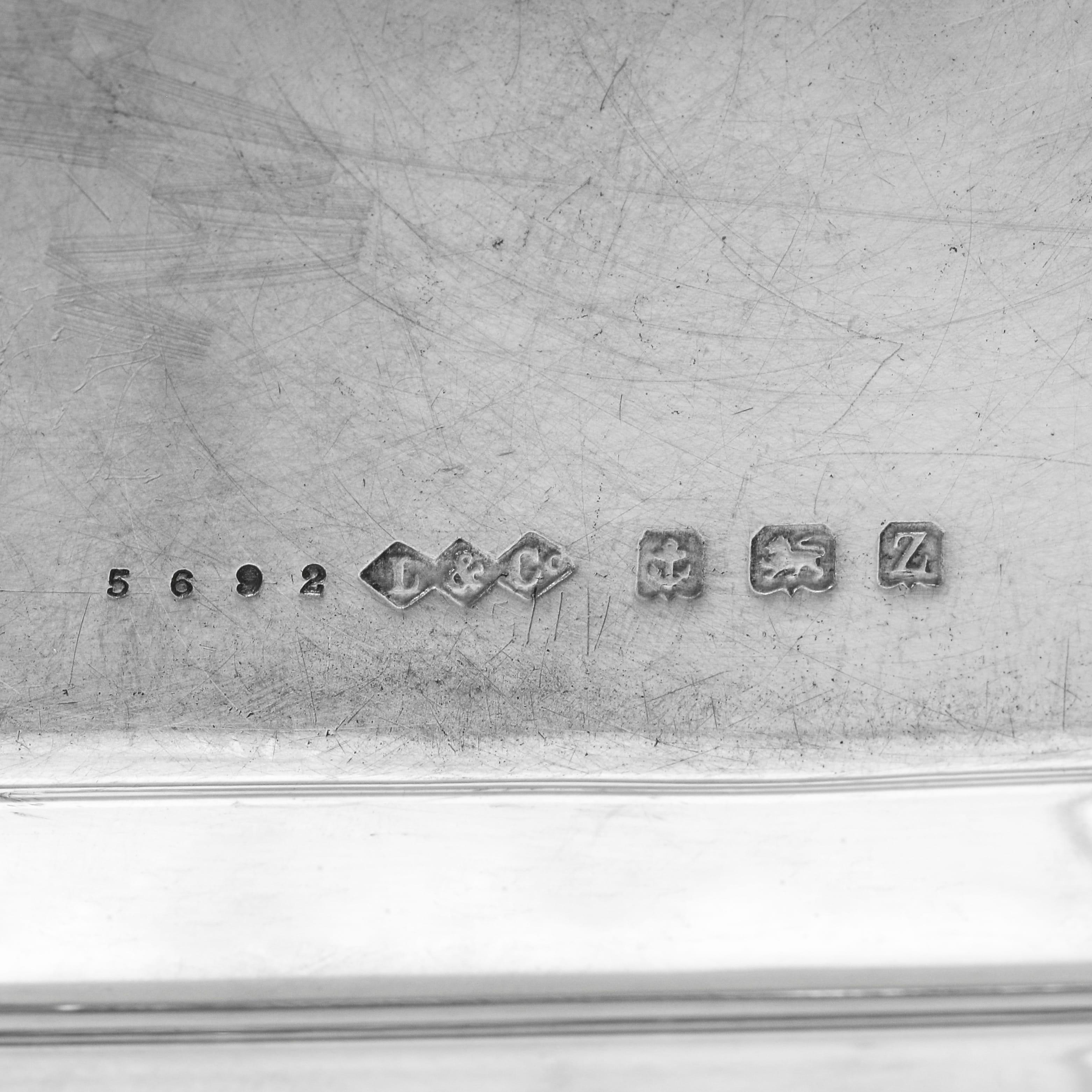 Vassoio da toeletta in argento sterling e smalto di Liberty & Co. di Giorgio V - 1924 In condizioni buone in vendita a London, London