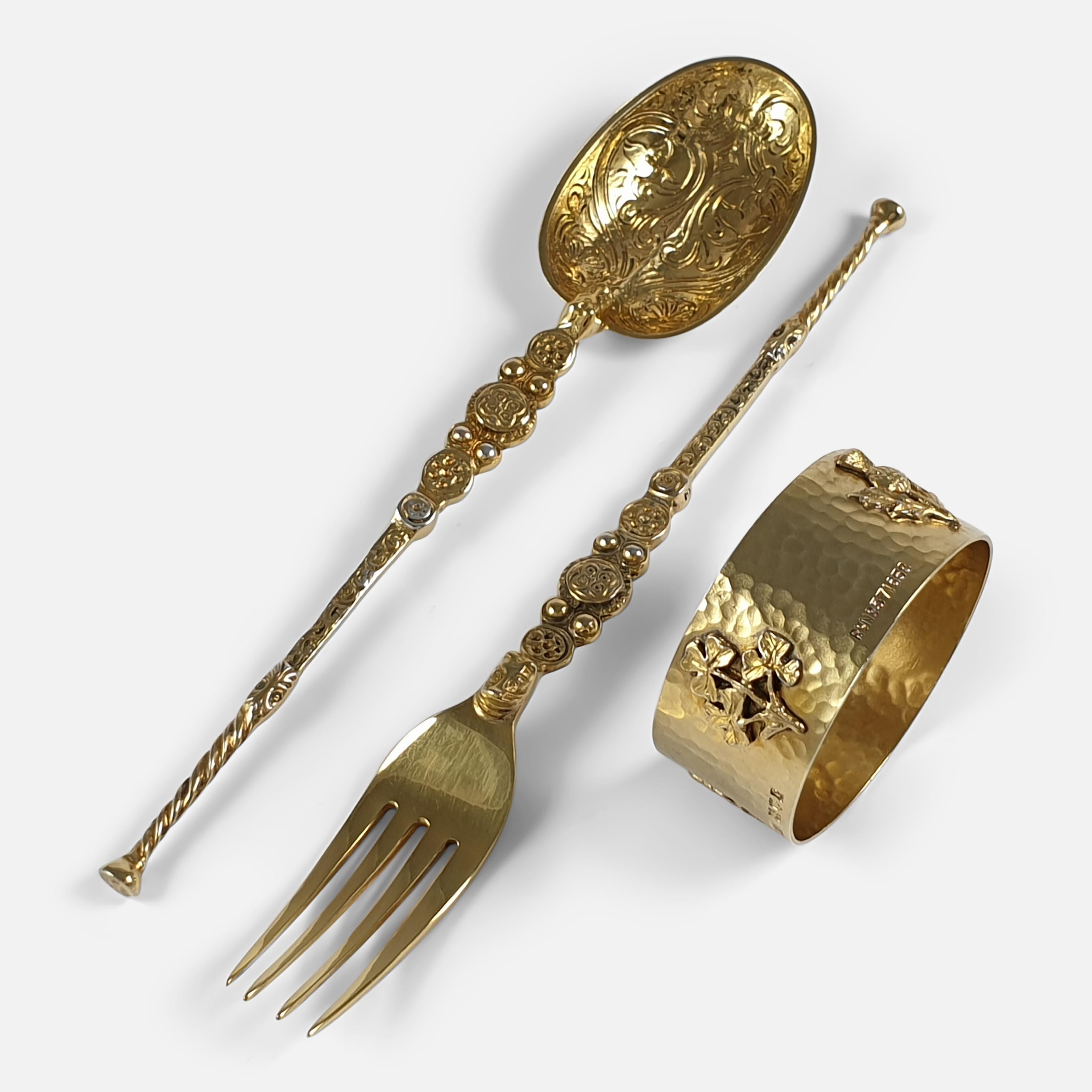 George V Sterling Silver Gilt 3-Piece Christening Set, London, 1910 In Good Condition In Glasgow, GB