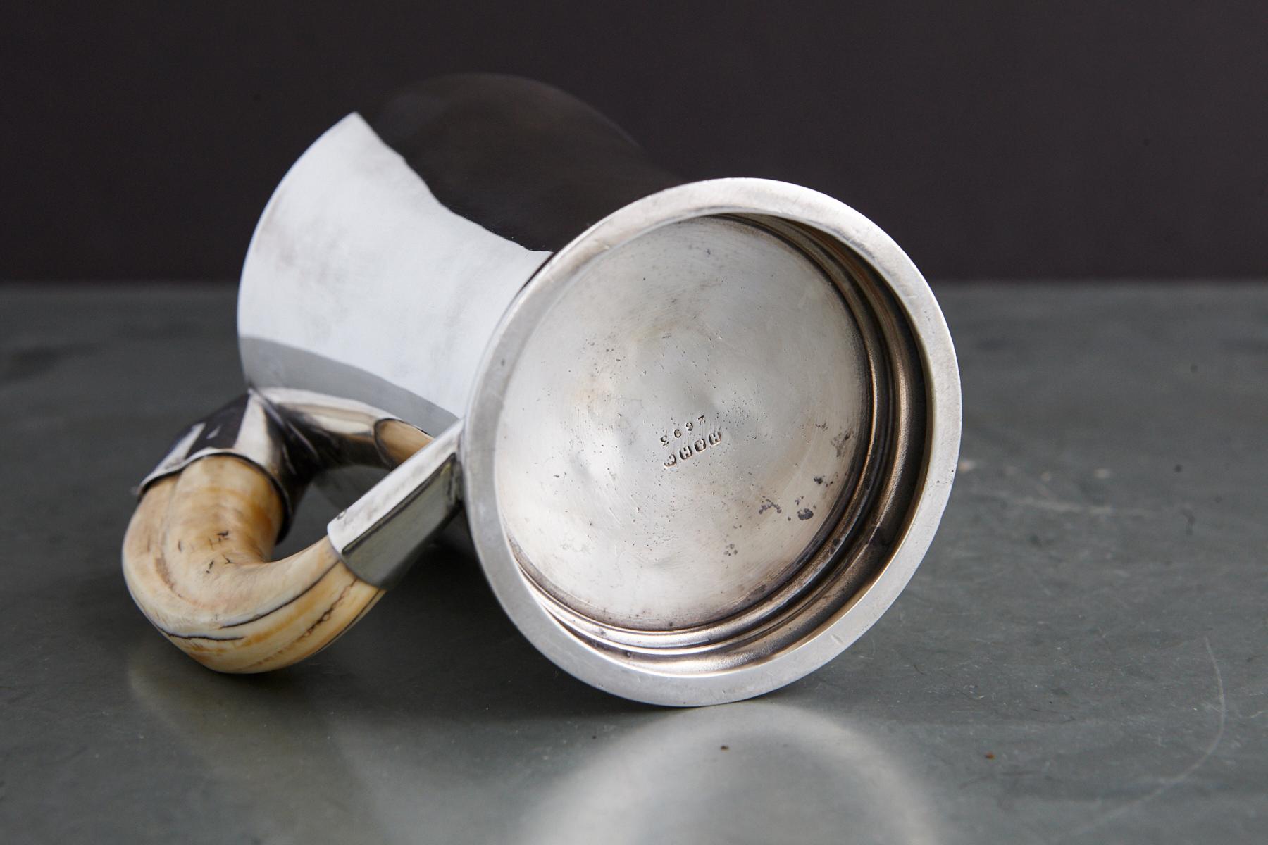 Tazza in argento sterling George V con manico a zanna di cinghiale, Hukin and Heath In condizioni buone in vendita a Aramits, Nouvelle-Aquitaine