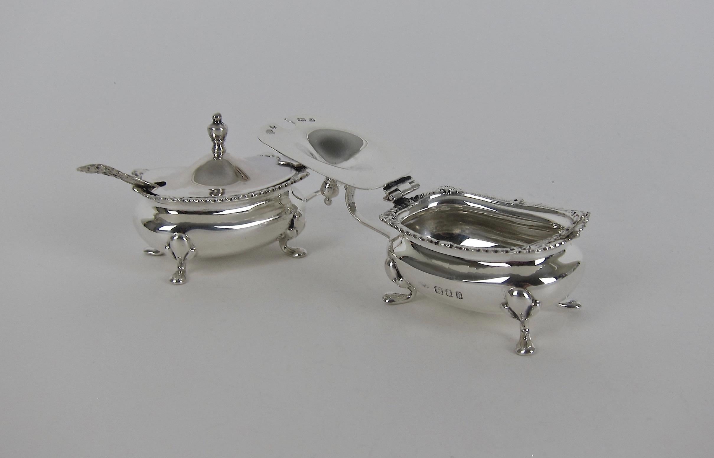 Antique Sterling Silver Mustard Pots from the Goldsmiths & Silversmiths Co Ltd 10