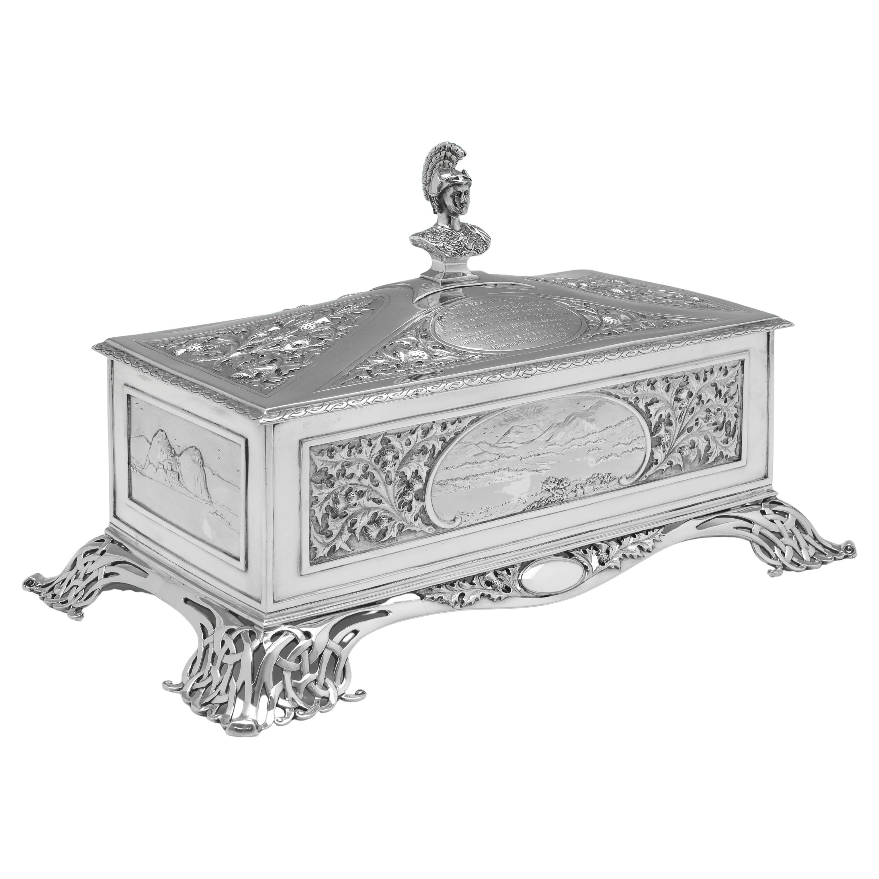Cofanetto di presentazione in argento sterling di Giorgio V con scene scozzesi - Glasgow 1910 in vendita