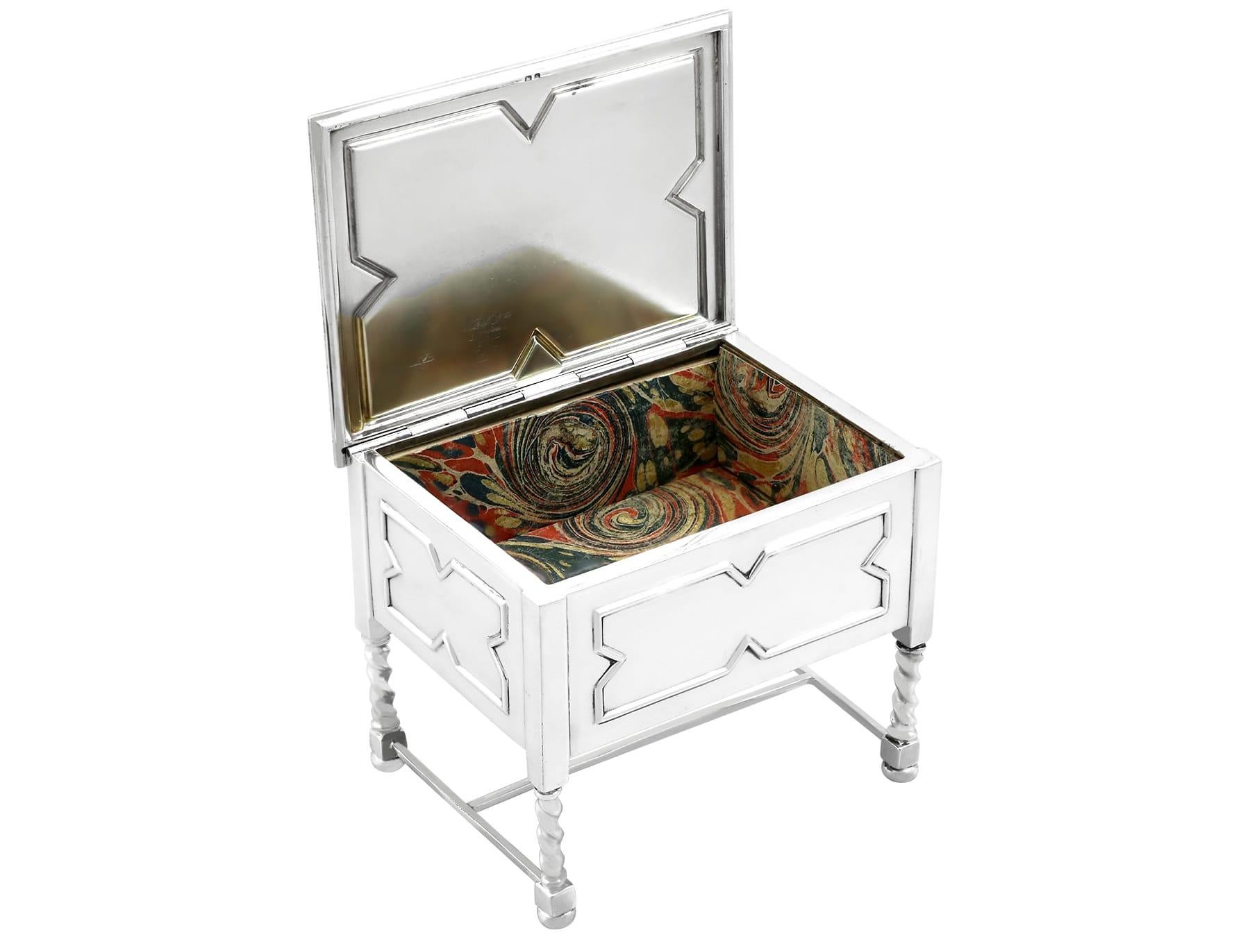 George V Sterling Silver Table Trinket Box  For Sale 1