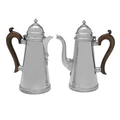 George V. Geradeseitiges antikes Sterlingsilber- Cafe Au Lait-Set von 1919