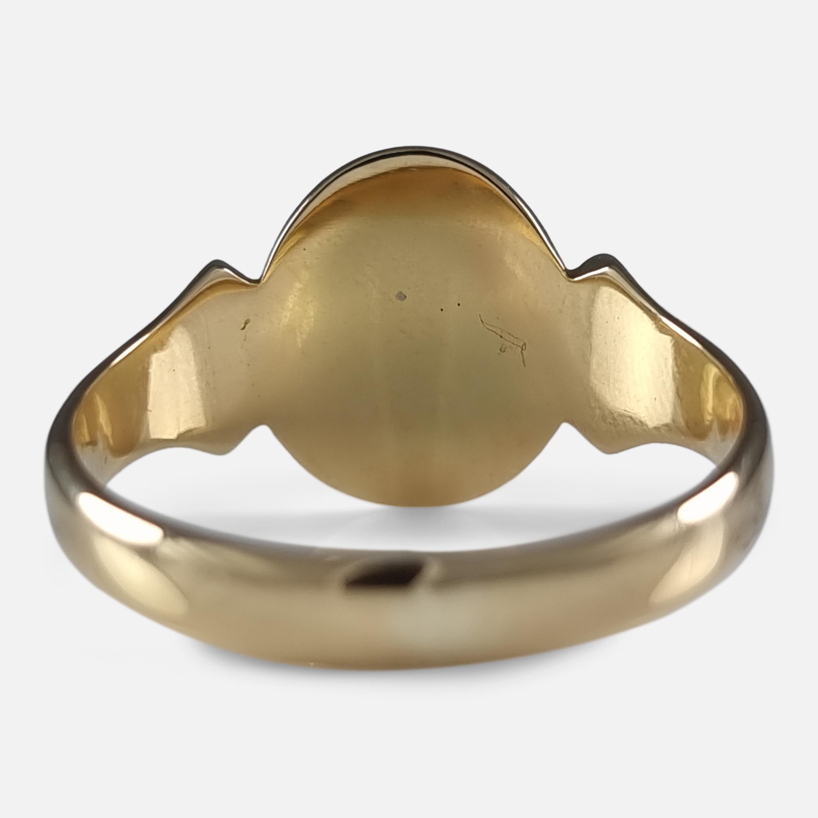 George VI 18 Carat Yellow Gold Signet Ring, 1940 In Good Condition For Sale In Glasgow, GB
