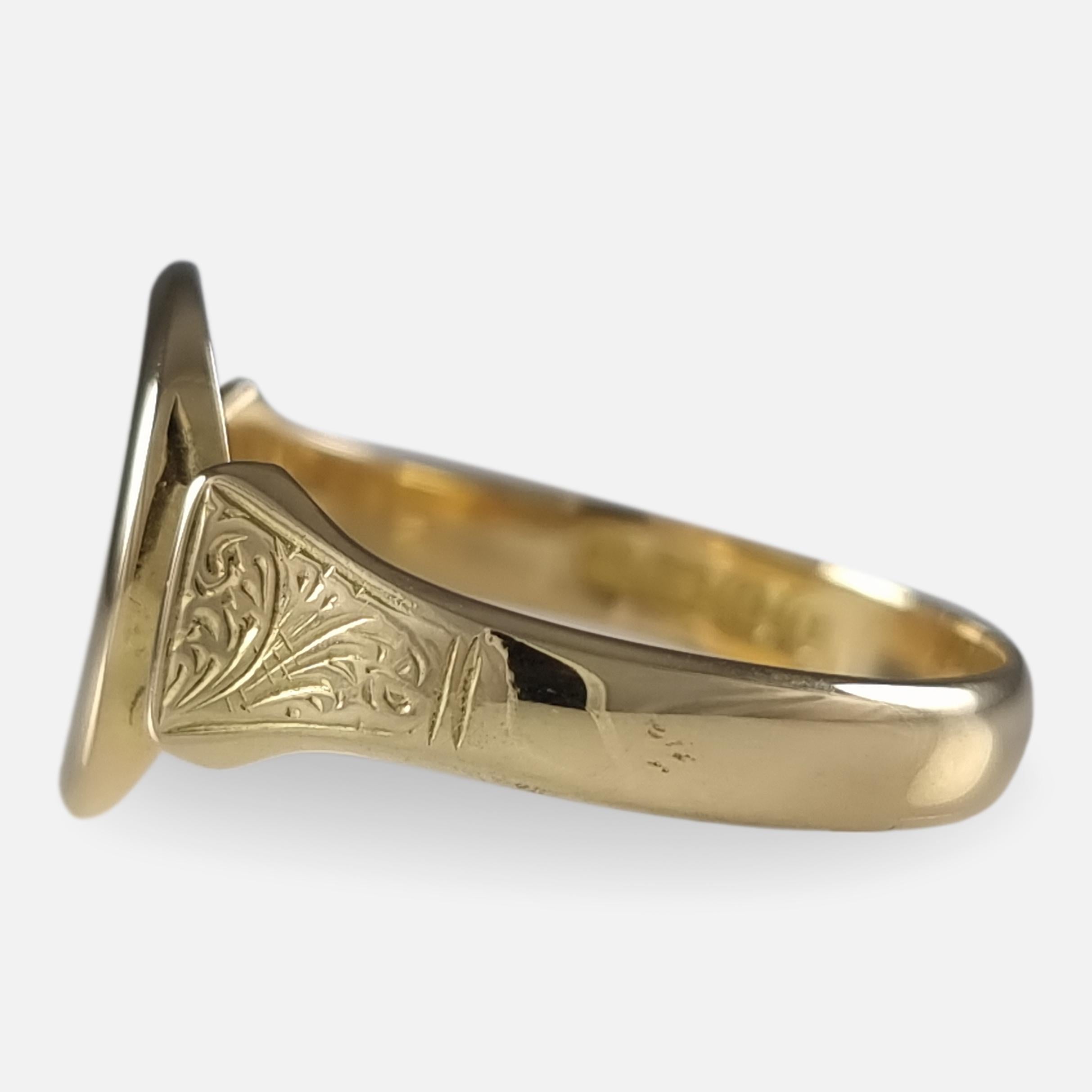 George VI 18 Carat Yellow Gold Signet Ring, 1940 For Sale 1